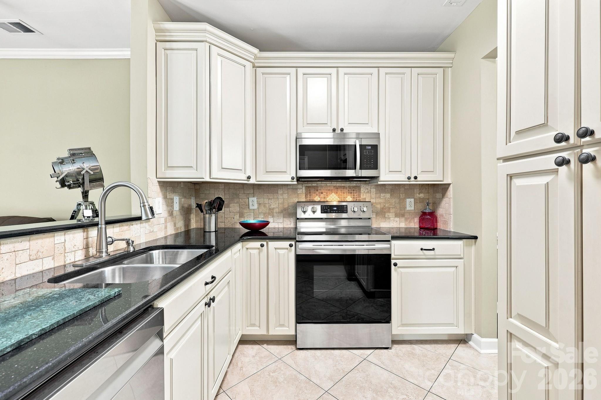 8124 Village Harbor Drive Property Photo 6