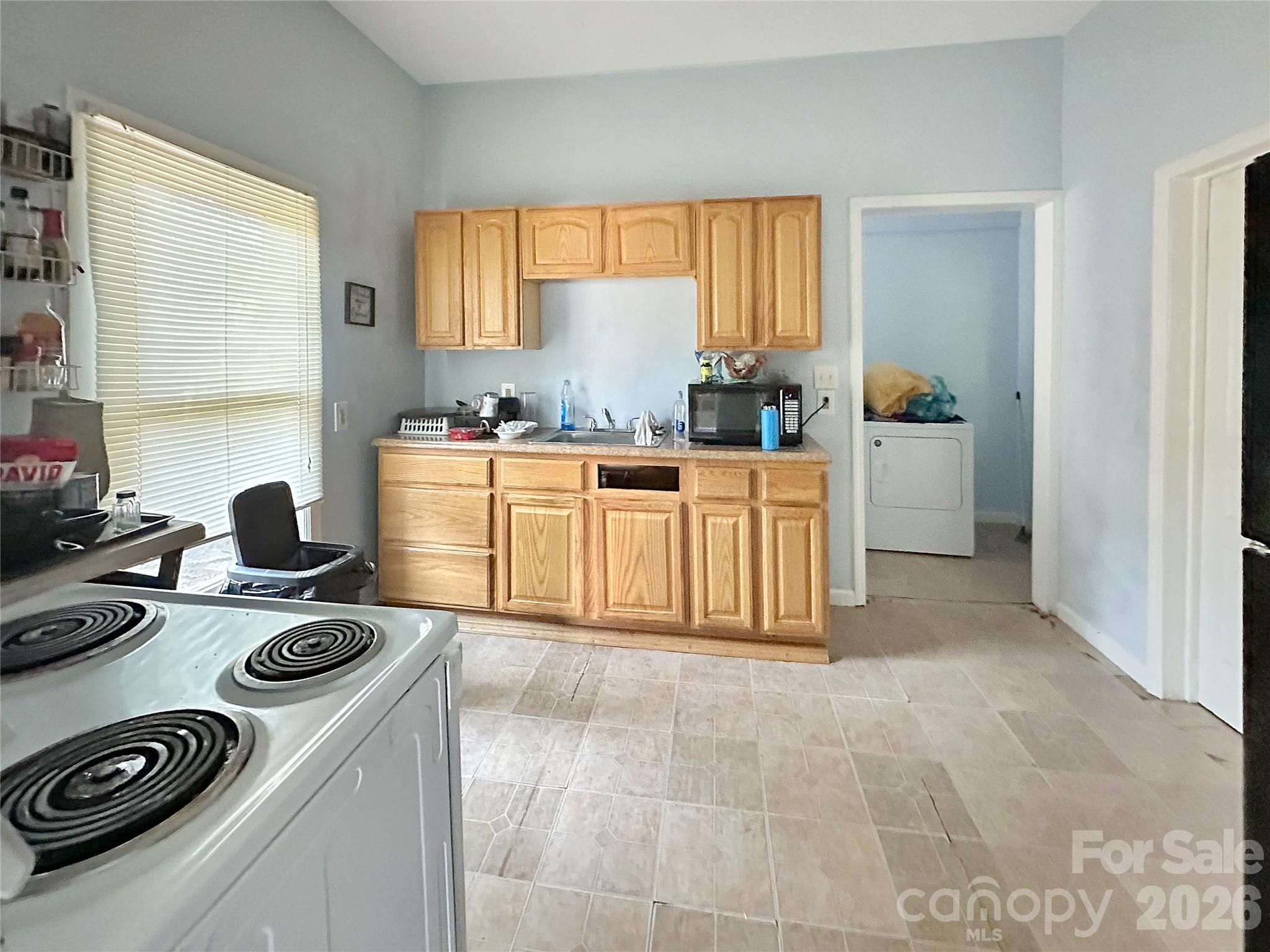 303 W B Street Property Photo 3
