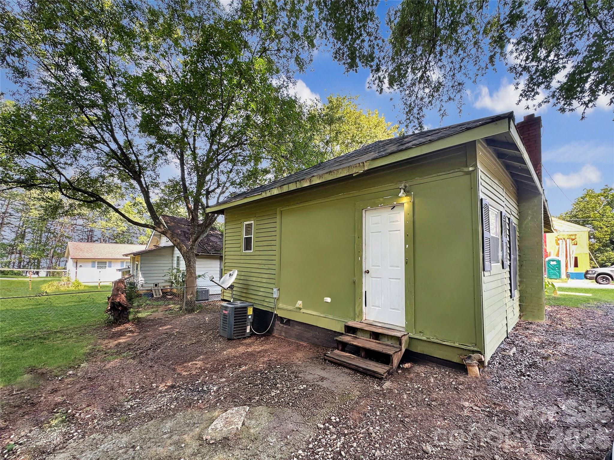 303 W B Street Property Photo 5