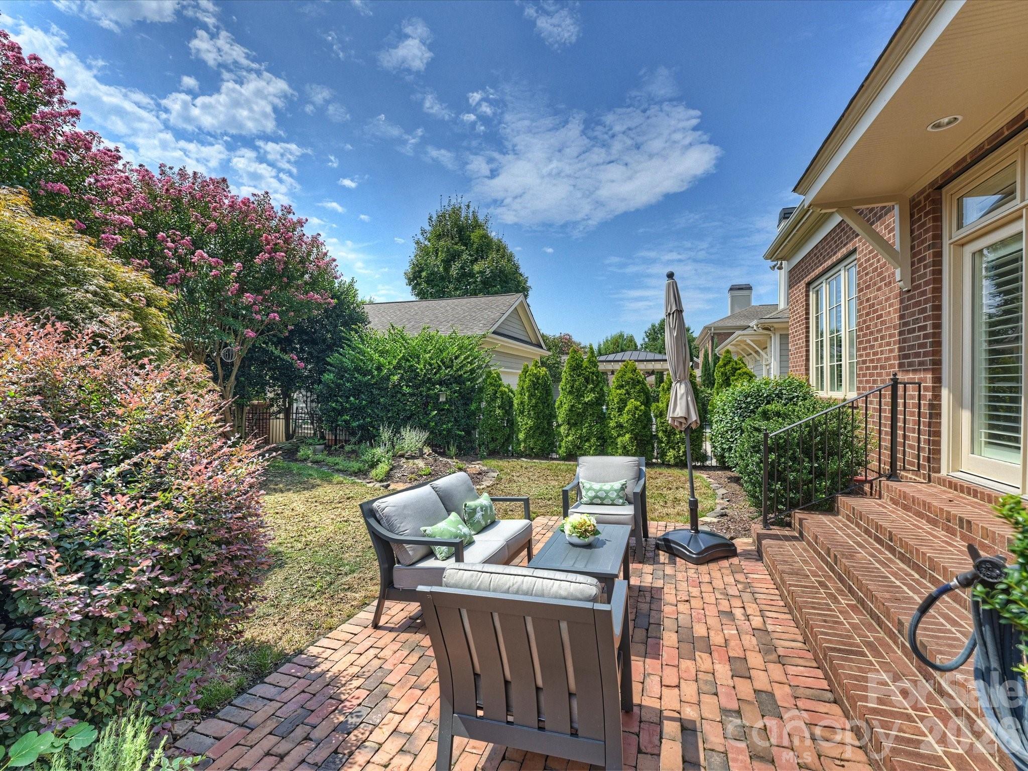 8843 Heydon Hall Circle Property Photo 34