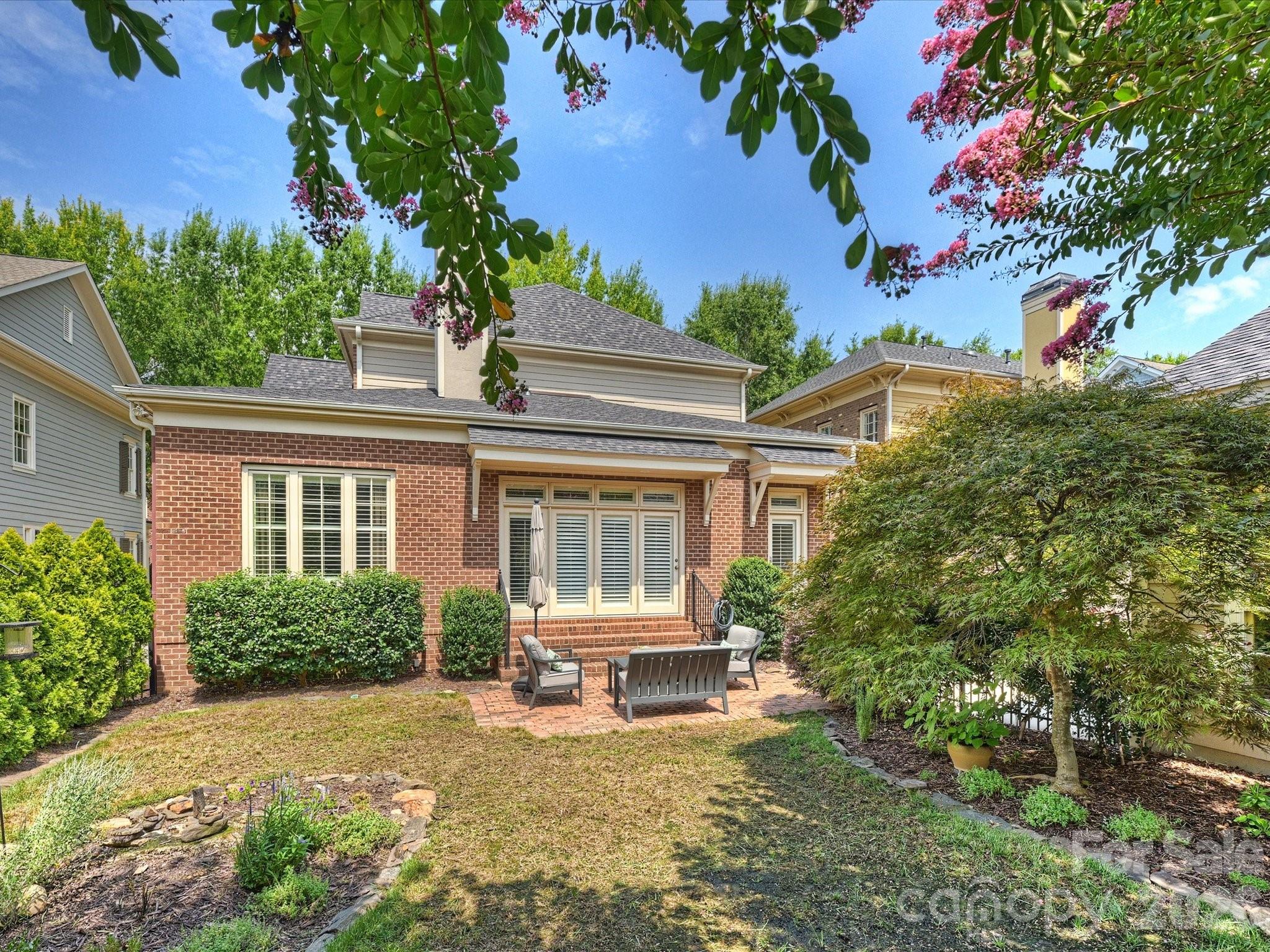 8843 Heydon Hall Circle Property Photo 37
