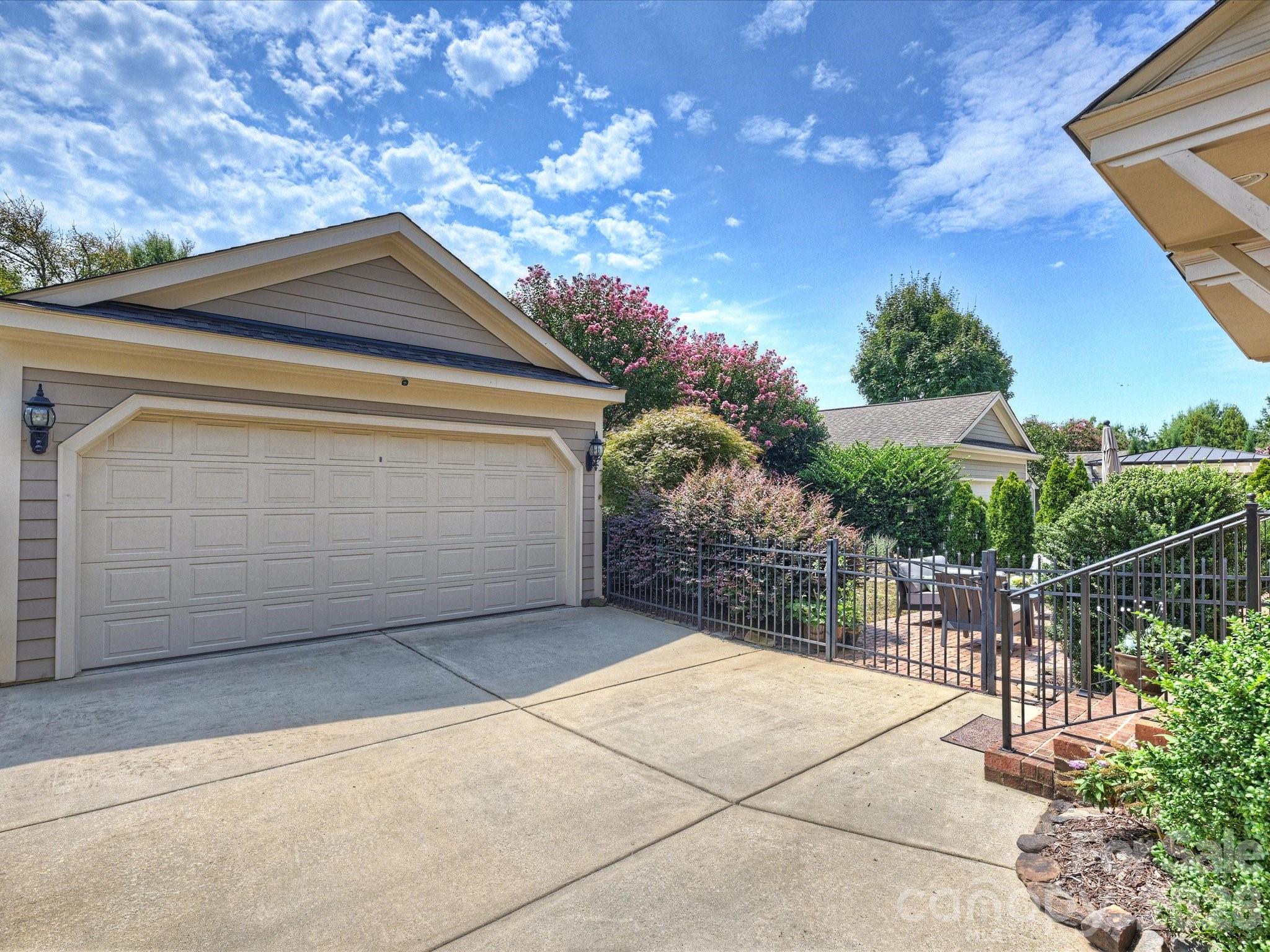 8843 Heydon Hall Circle Property Photo 39