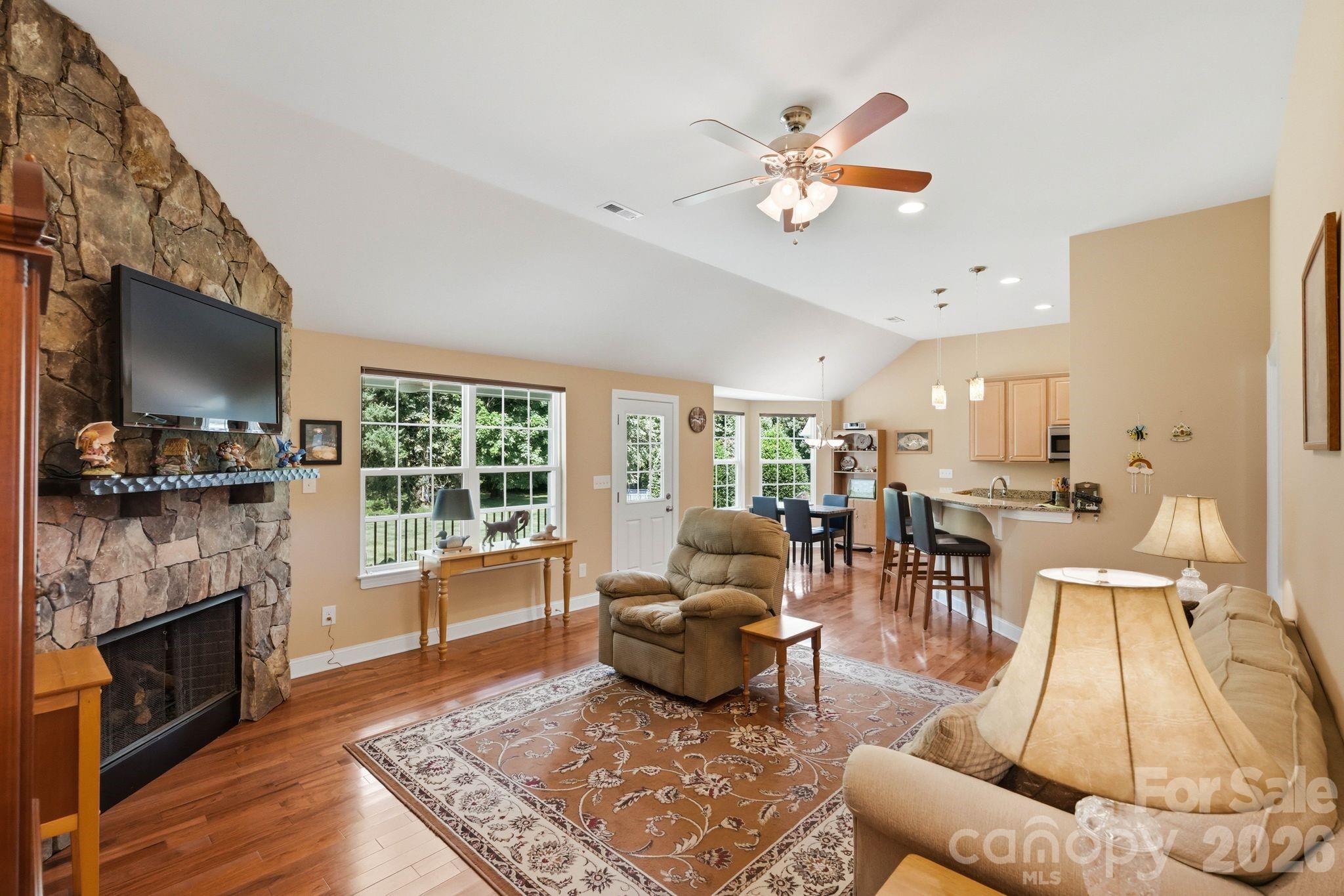 107 E Vista View Place Property Photo 16