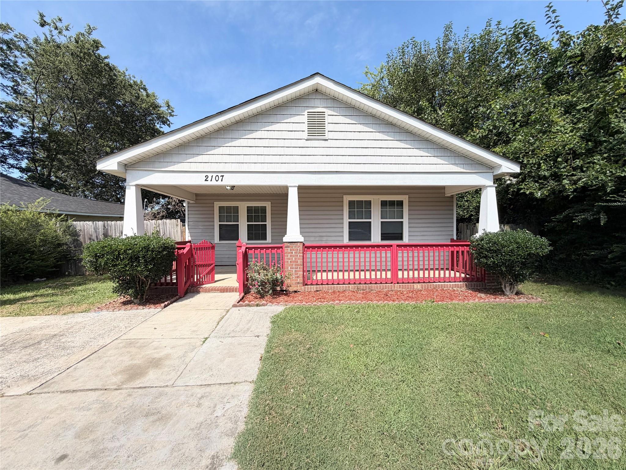 2107 Custer Street Property Photo 1