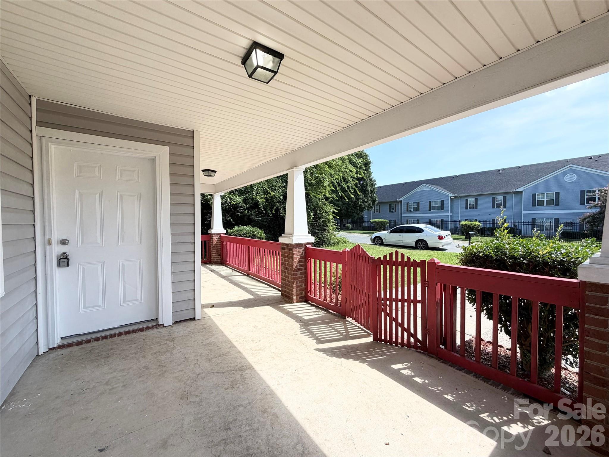 2107 Custer Street Property Photo 4
