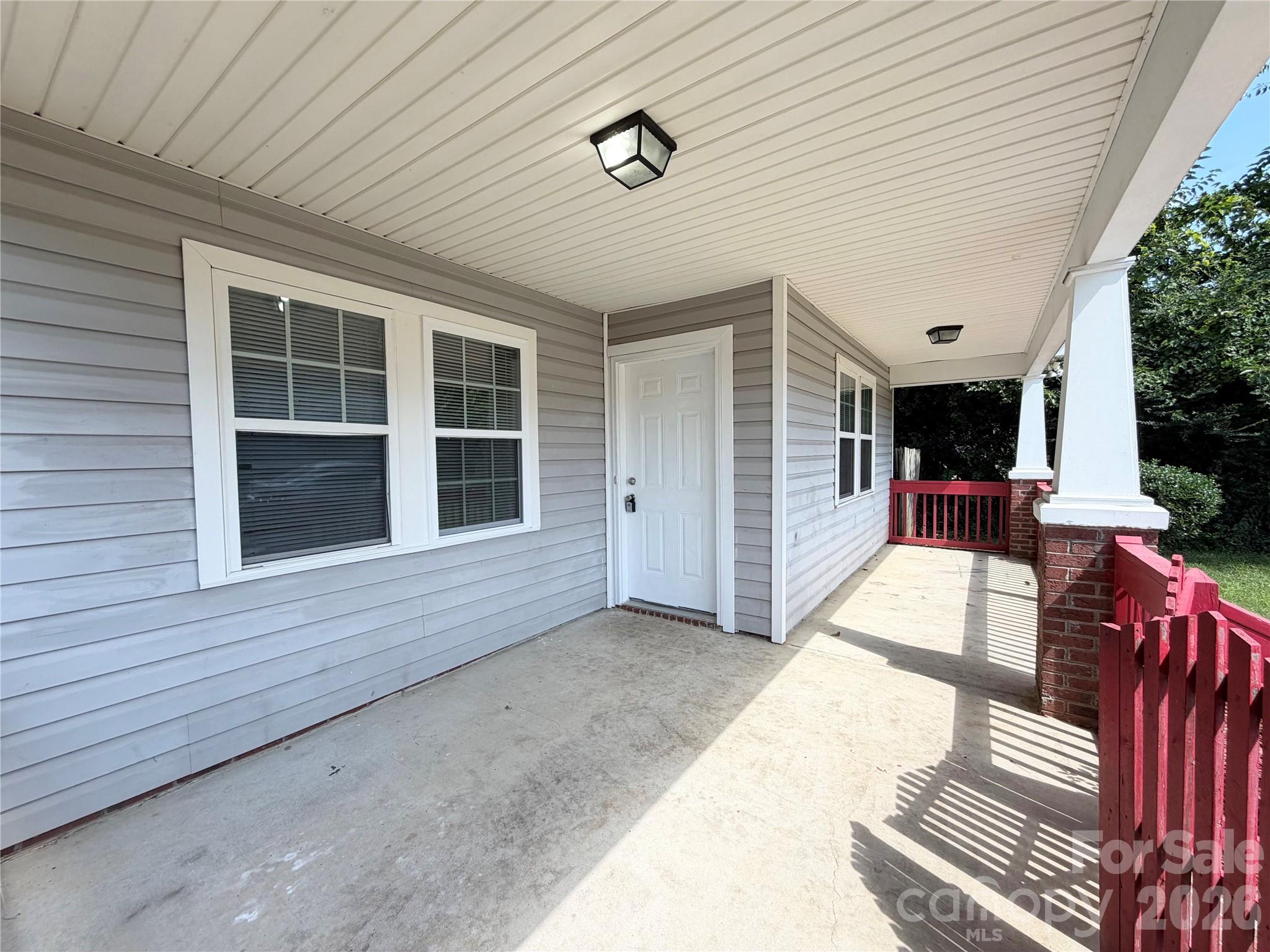 2107 Custer Street Property Photo 5