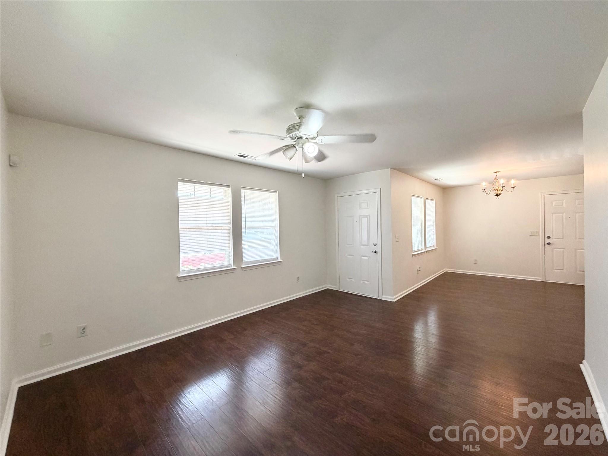 2107 Custer Street Property Photo 6