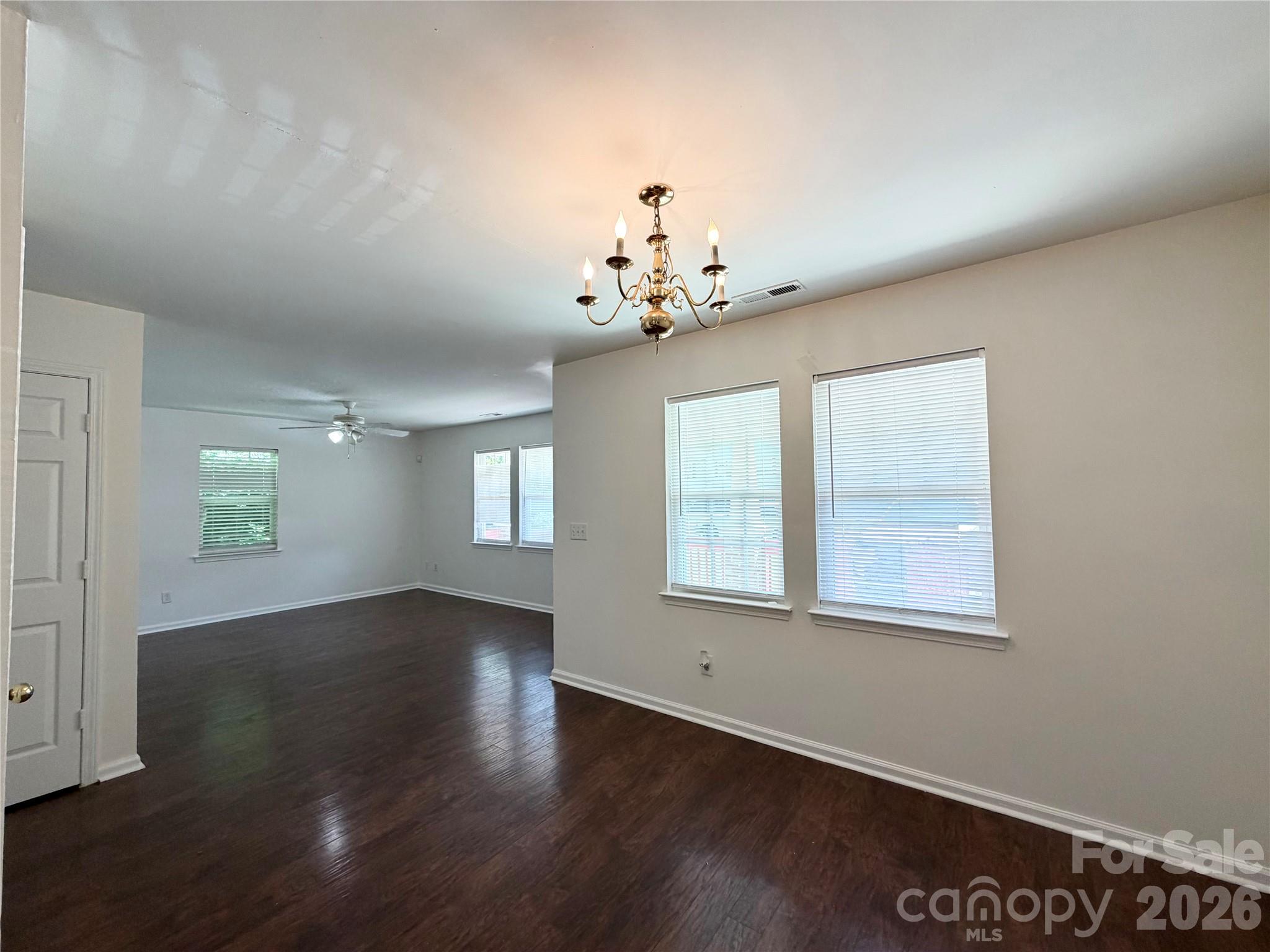 2107 Custer Street Property Photo 8