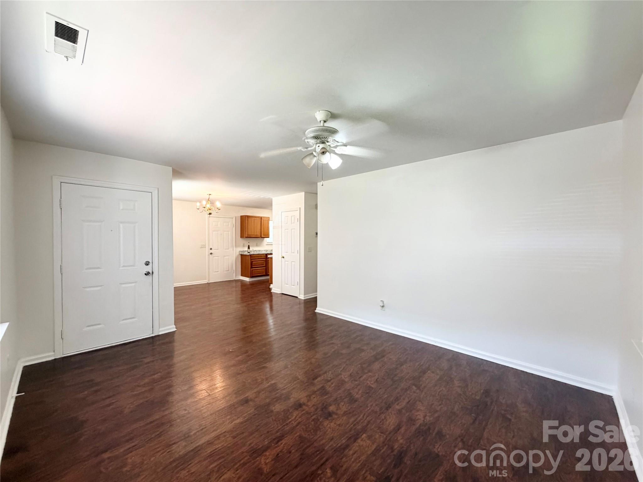 2107 Custer Street Property Photo 9
