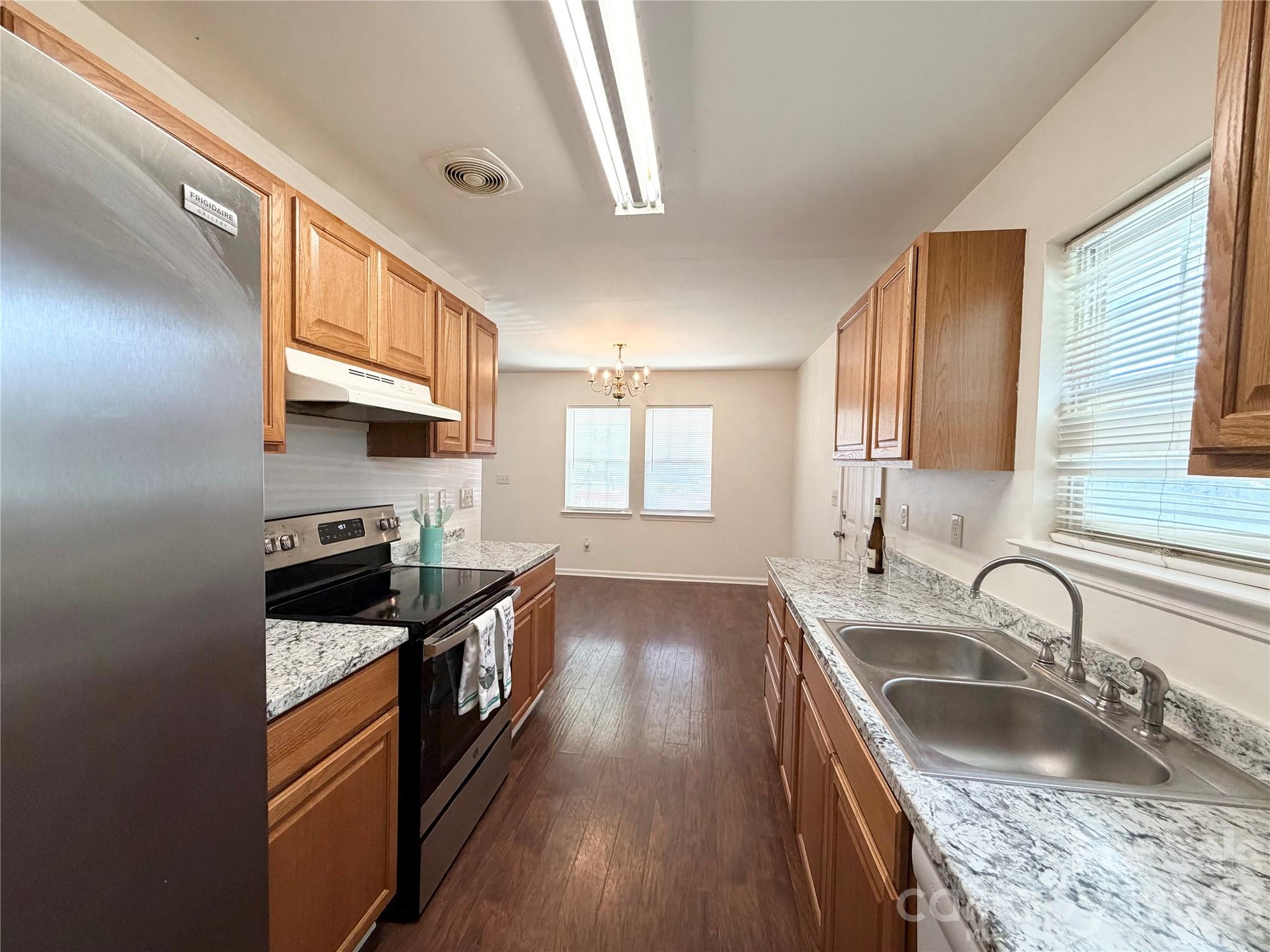 2107 Custer Street Property Photo 10