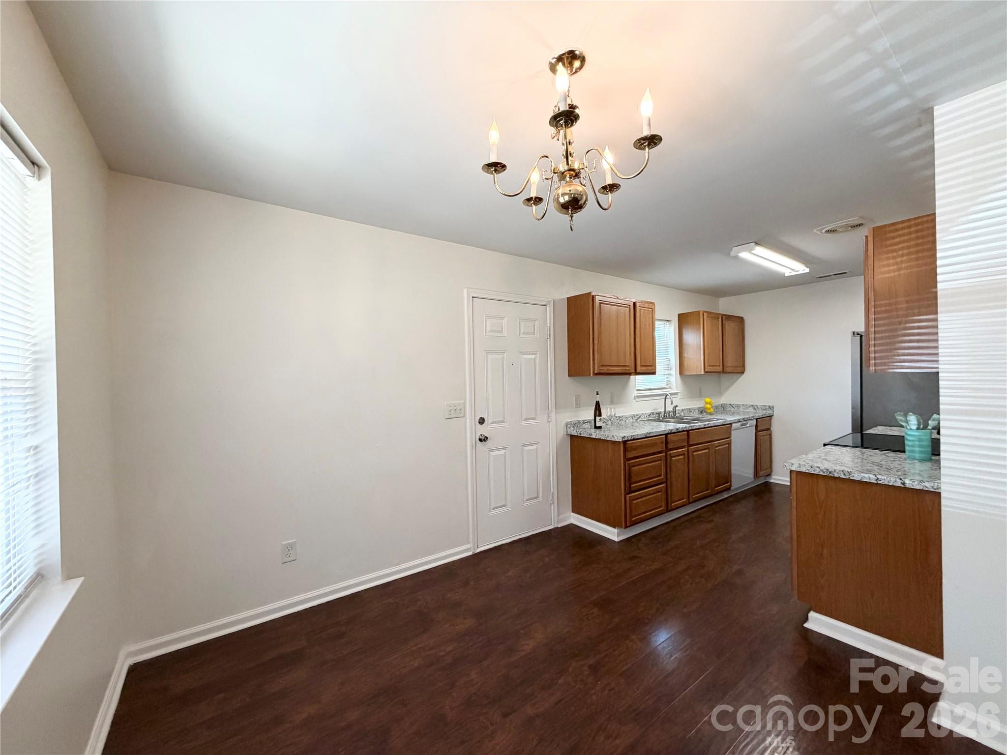 2107 Custer Street Property Photo 15
