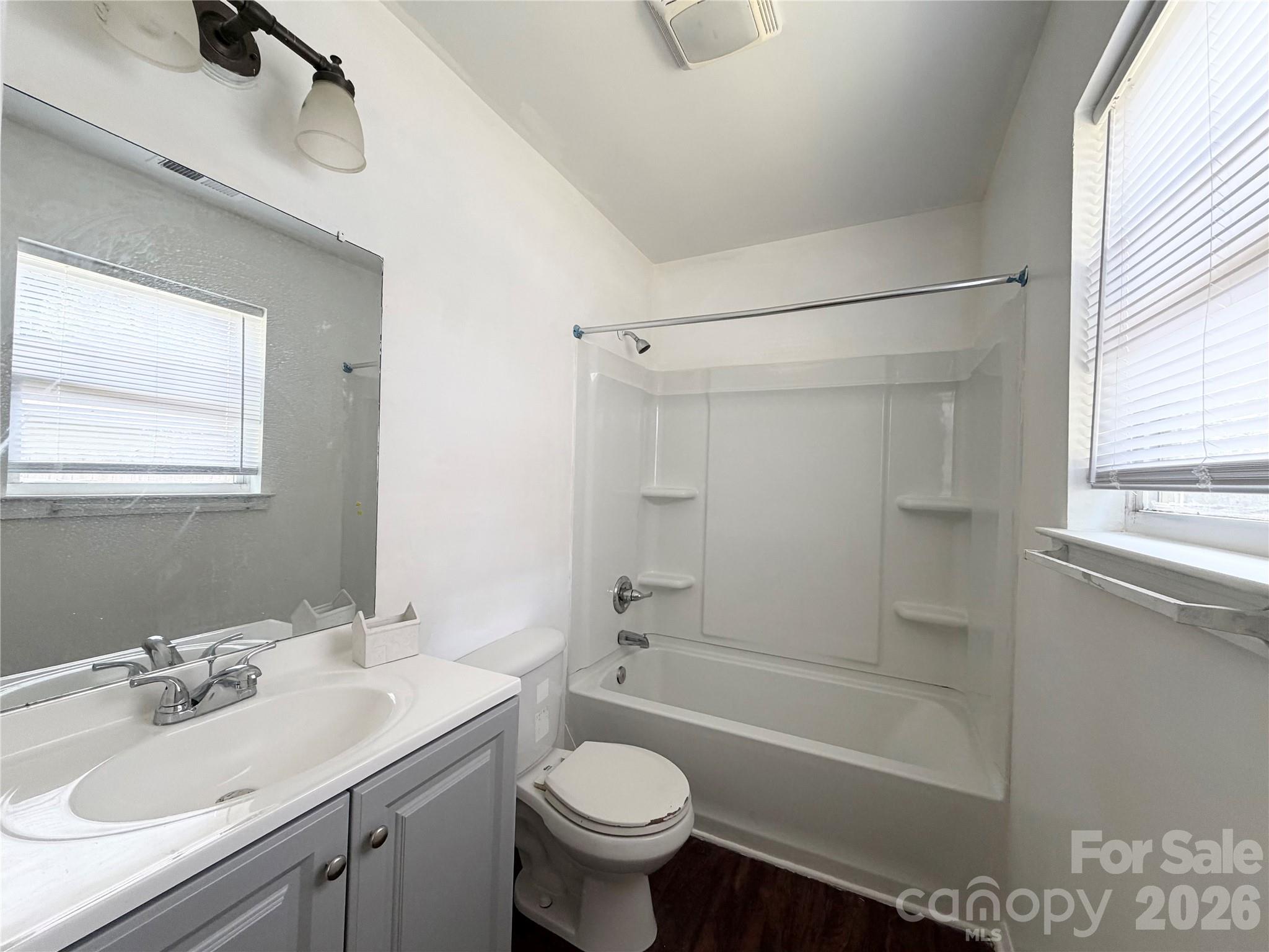 2107 Custer Street Property Photo 17
