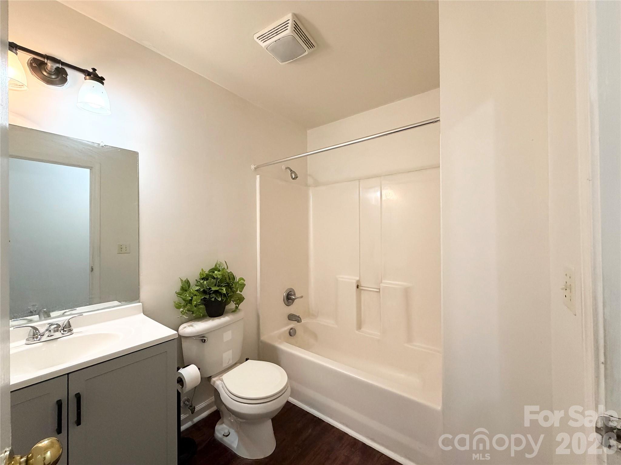 2107 Custer Street Property Photo 22