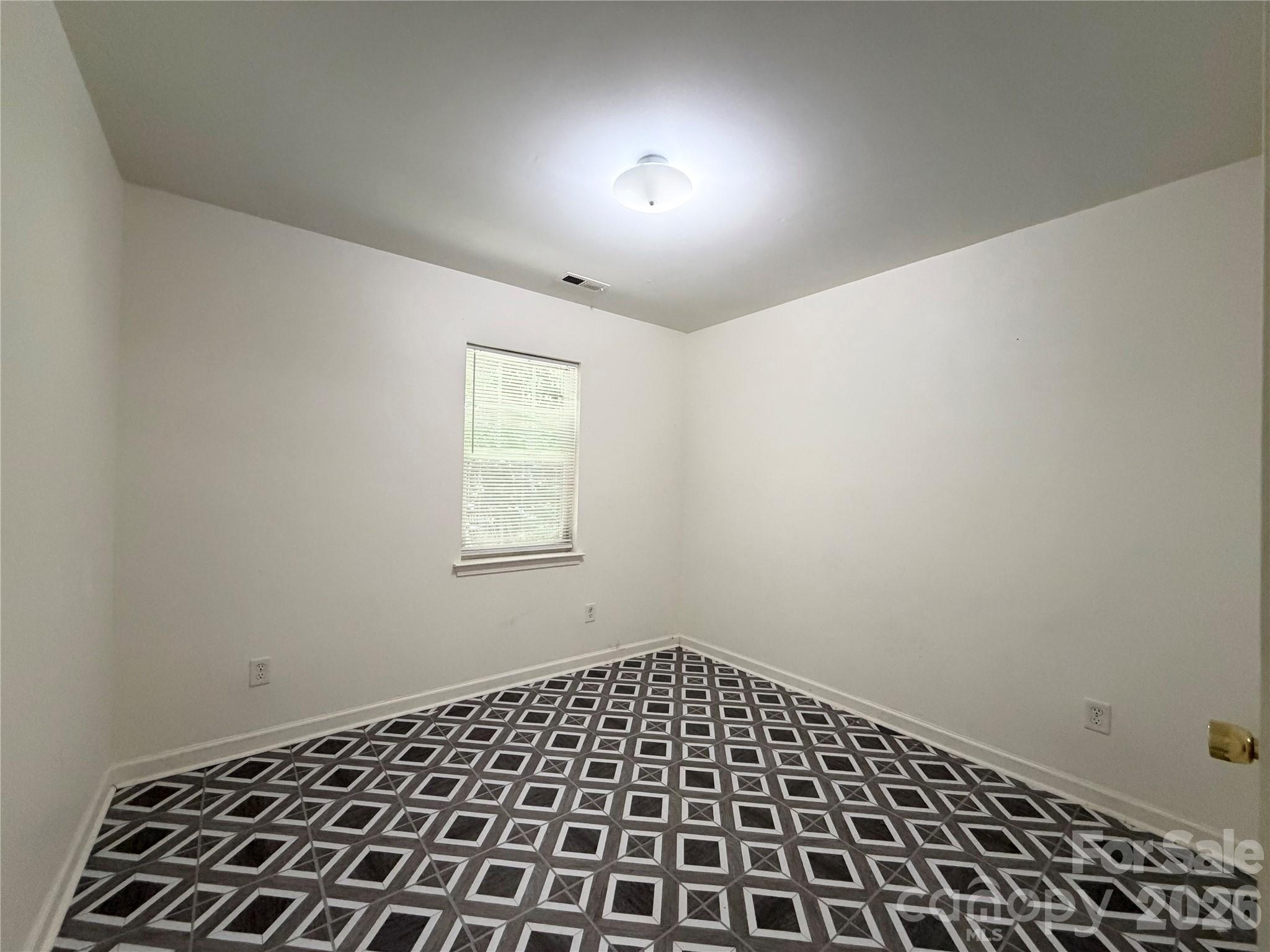 2107 Custer Street Property Photo 24