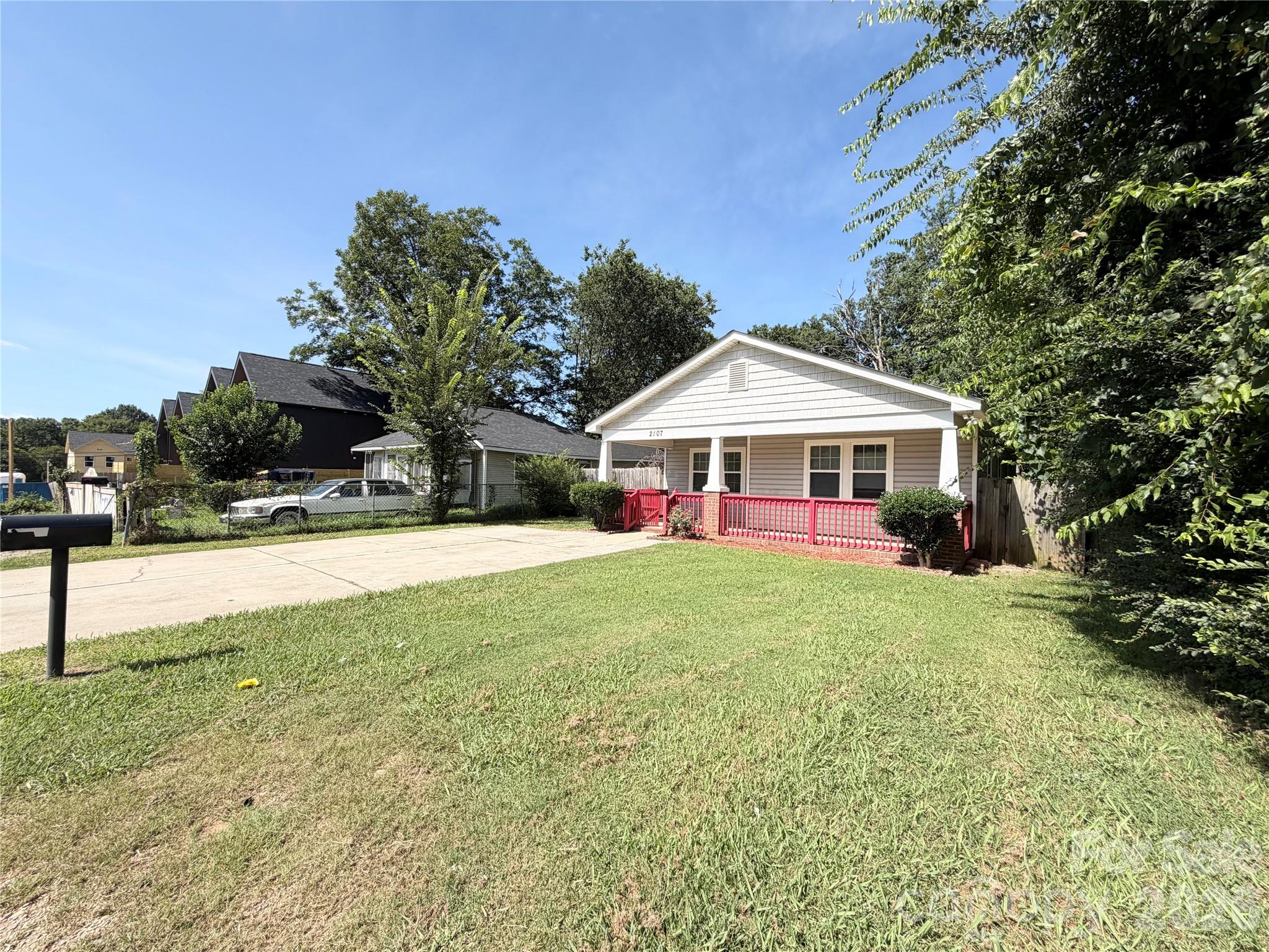 2107 Custer Street Property Photo 28