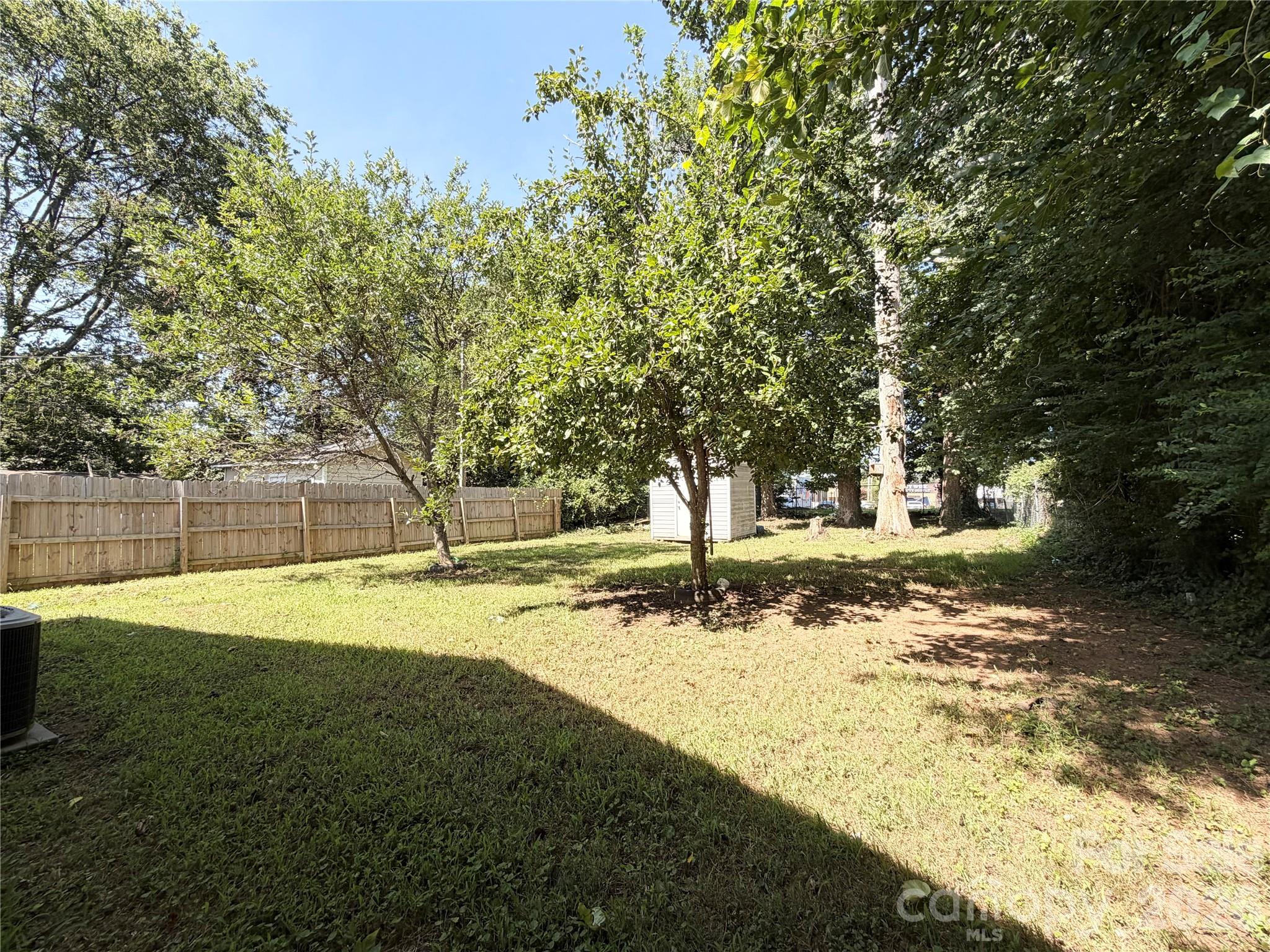 2107 Custer Street Property Photo 33