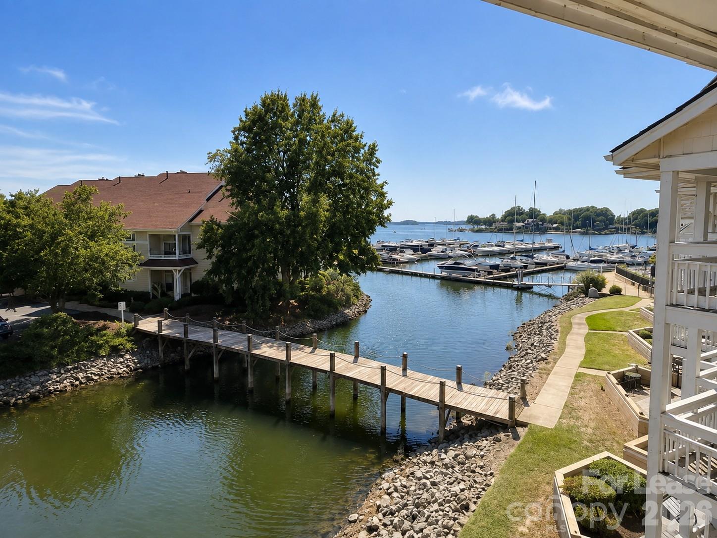 18015 Kings Point Drive L Property Photo 1