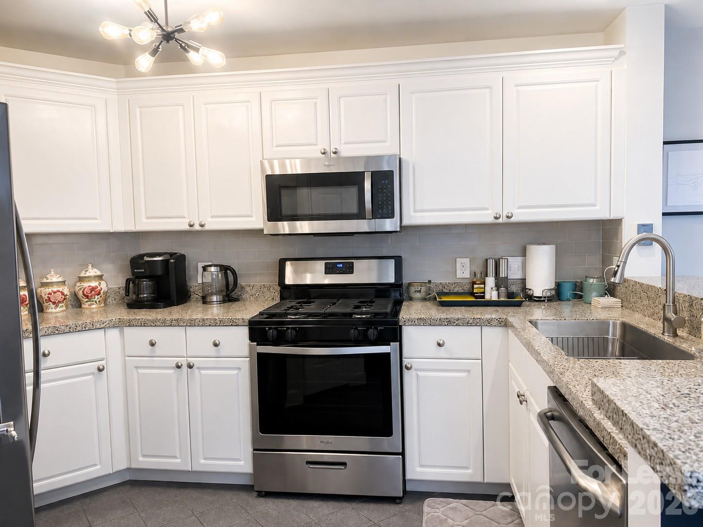 18015 Kings Point Drive L Property Photo 2