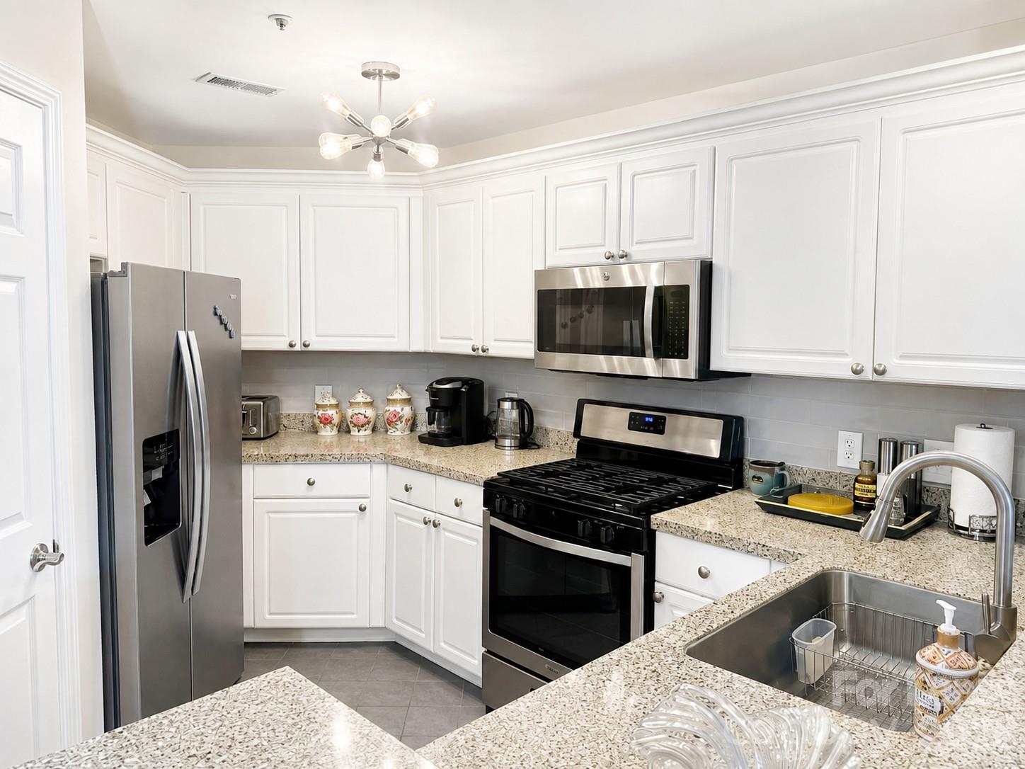 18015 Kings Point Drive L Property Photo 3