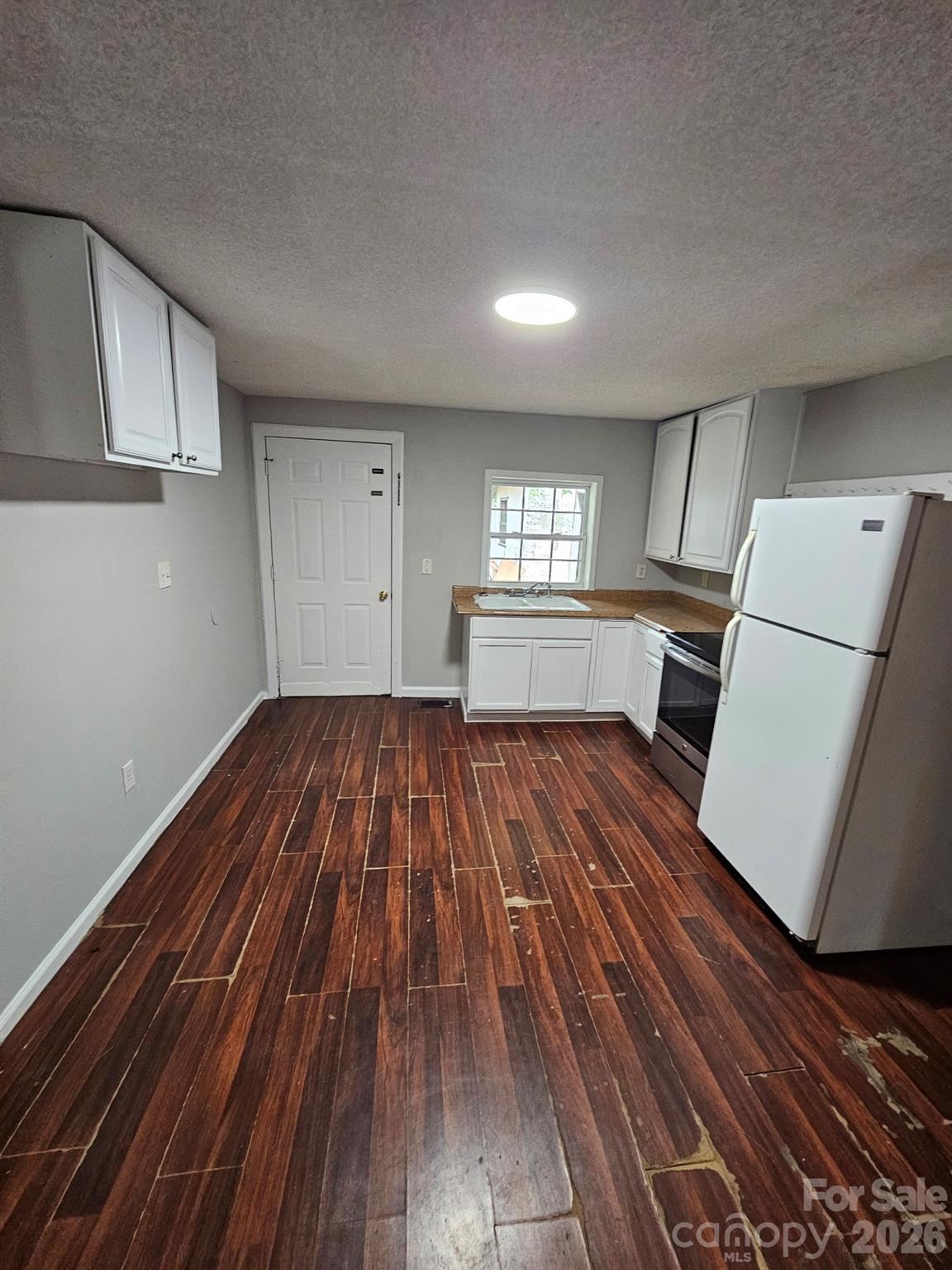 152 Winecoff Avenue Property Photo 3