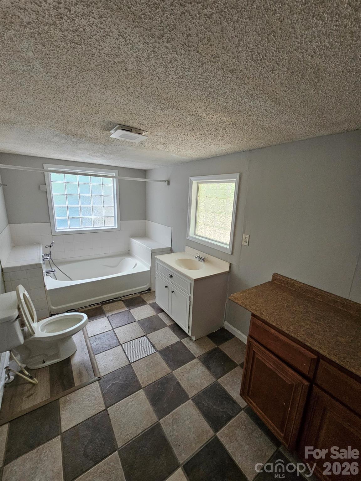 152 Winecoff Avenue Property Photo 7