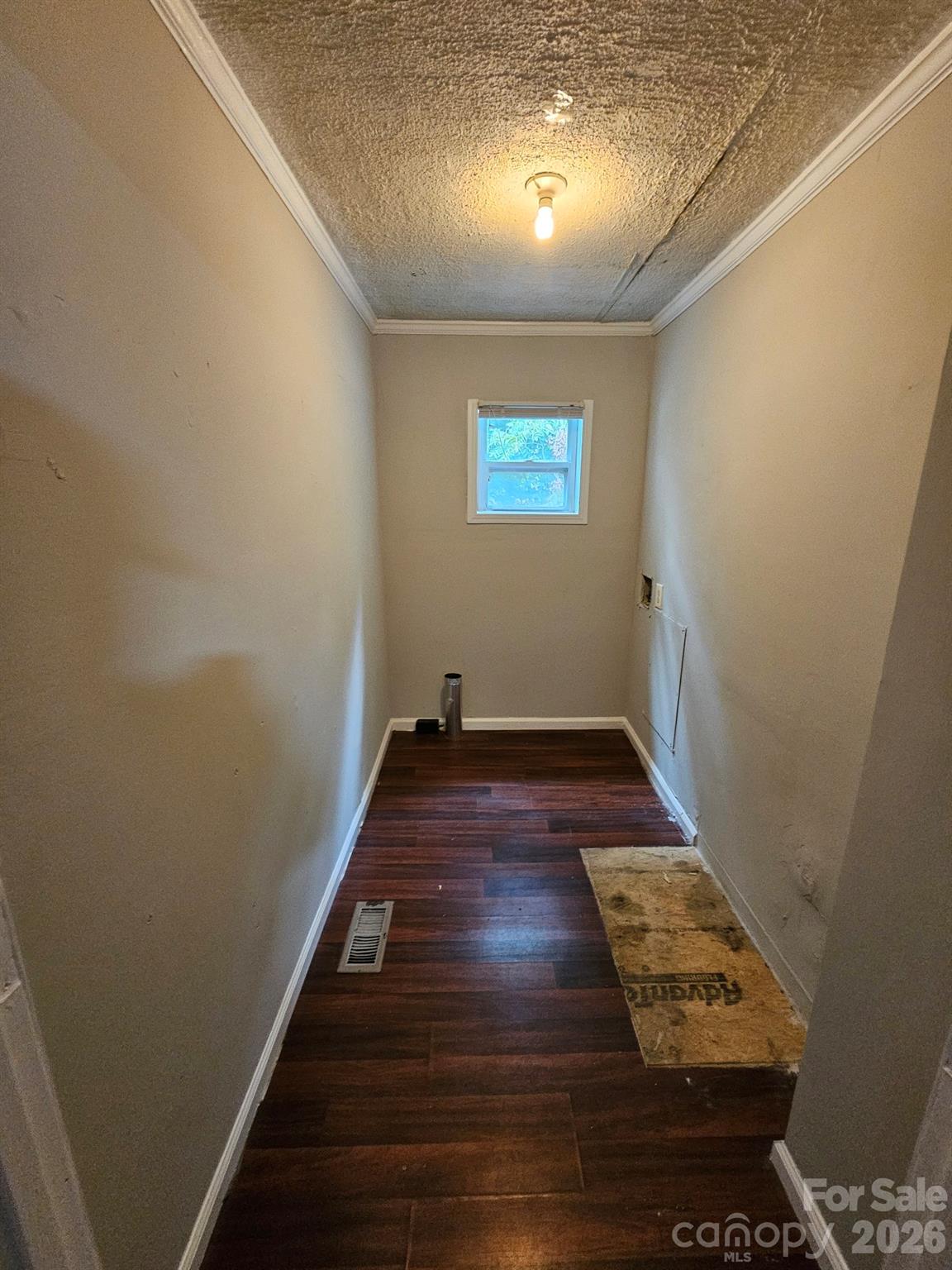 152 Winecoff Avenue Property Photo 8