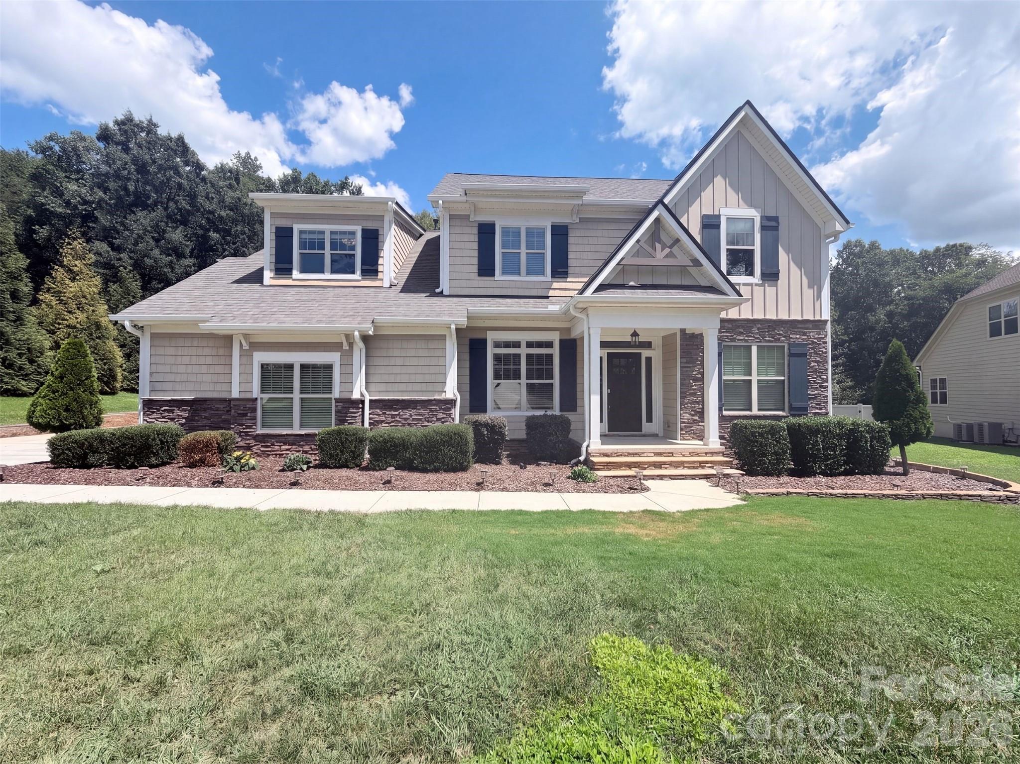 131 Lakeshore Hills Drive