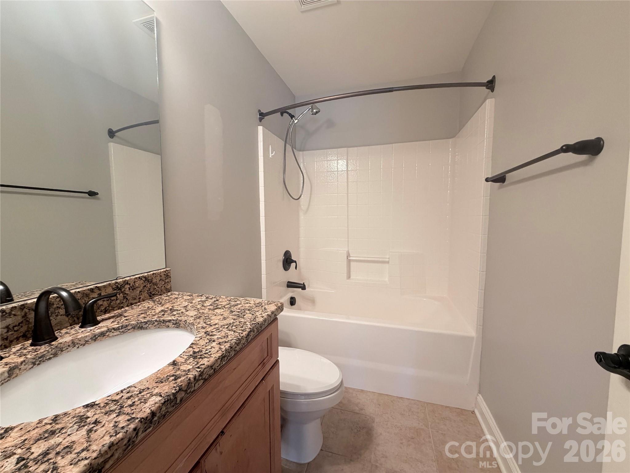 131 Lakeshore Hills Drive Property Photo 12