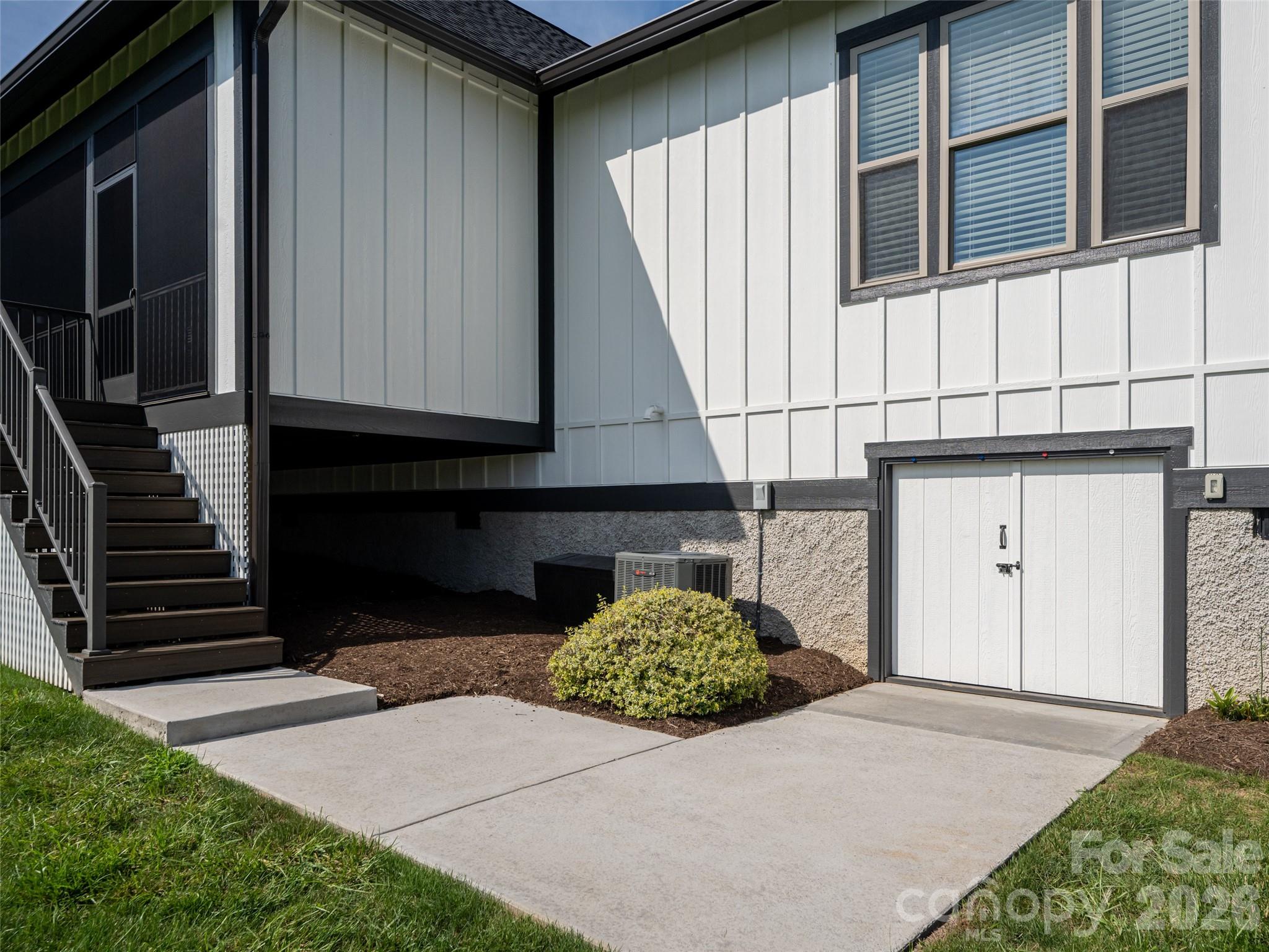 46 Solomia Drive Property Photo 34