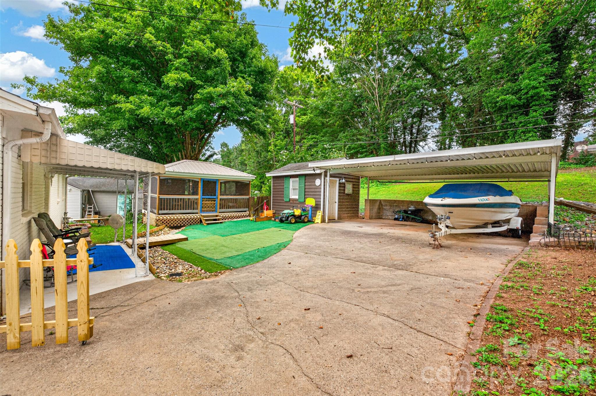 1063 14th Avenue Property Photo 18