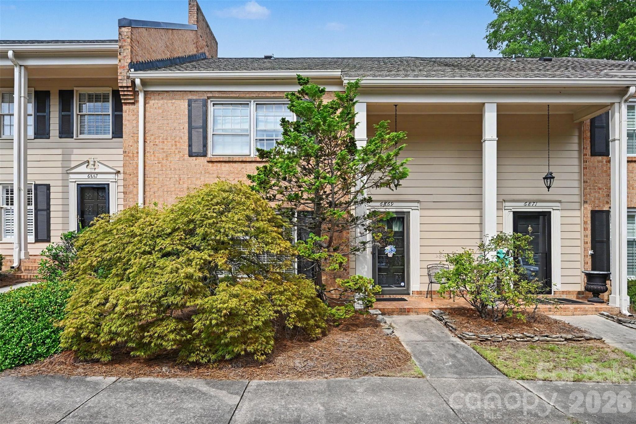 6869 Dumbarton Drive Property Photo 1