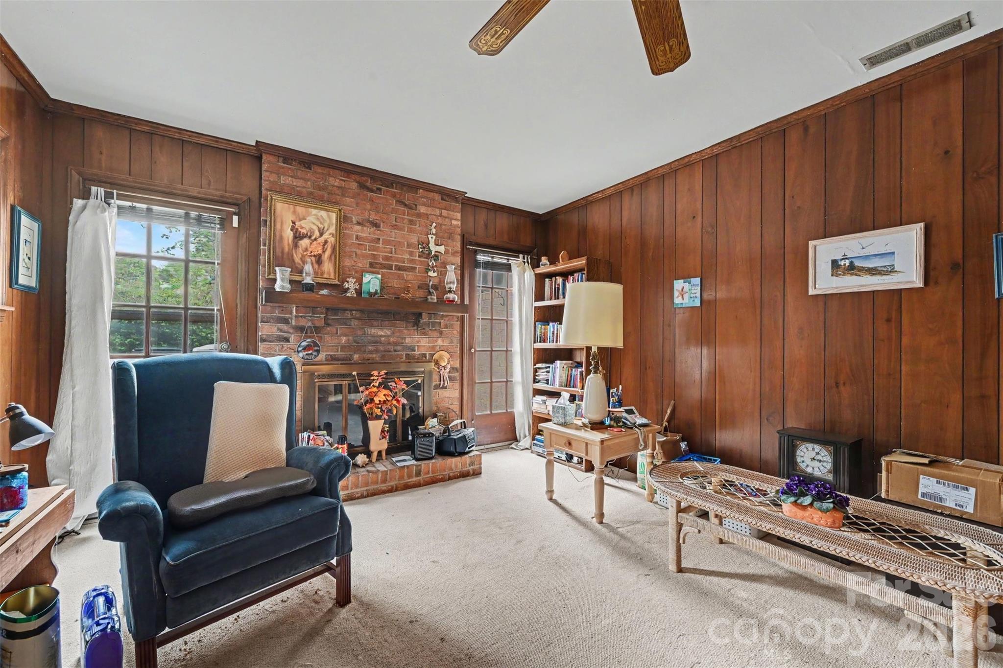 6869 Dumbarton Drive Property Photo 9