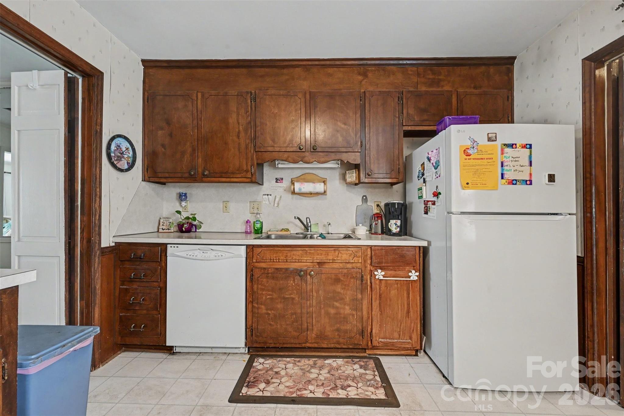 6869 Dumbarton Drive Property Photo 12