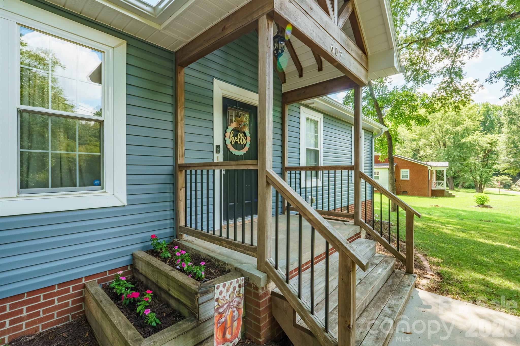607 E 17th Street Property Photo 5