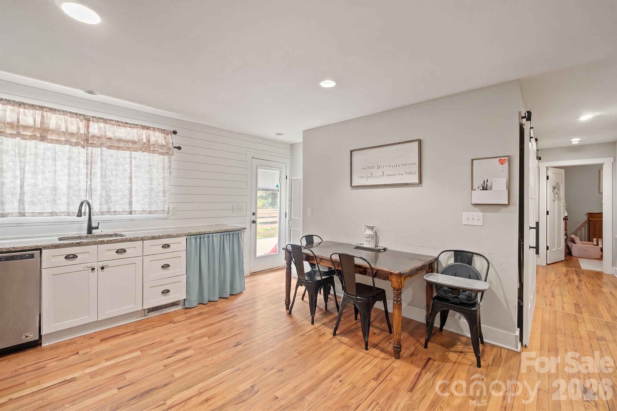 607 E 17th Street Property Photo 10