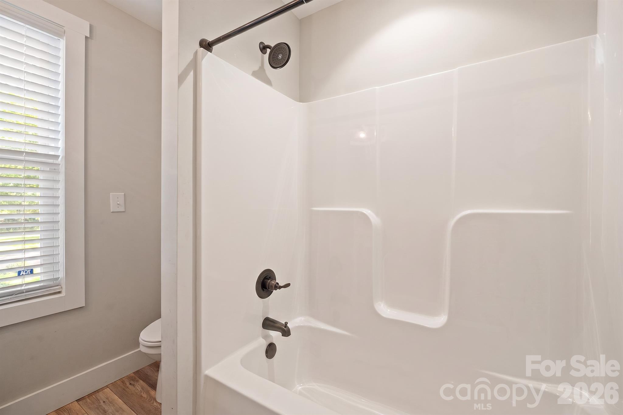 607 E 17th Street Property Photo 14
