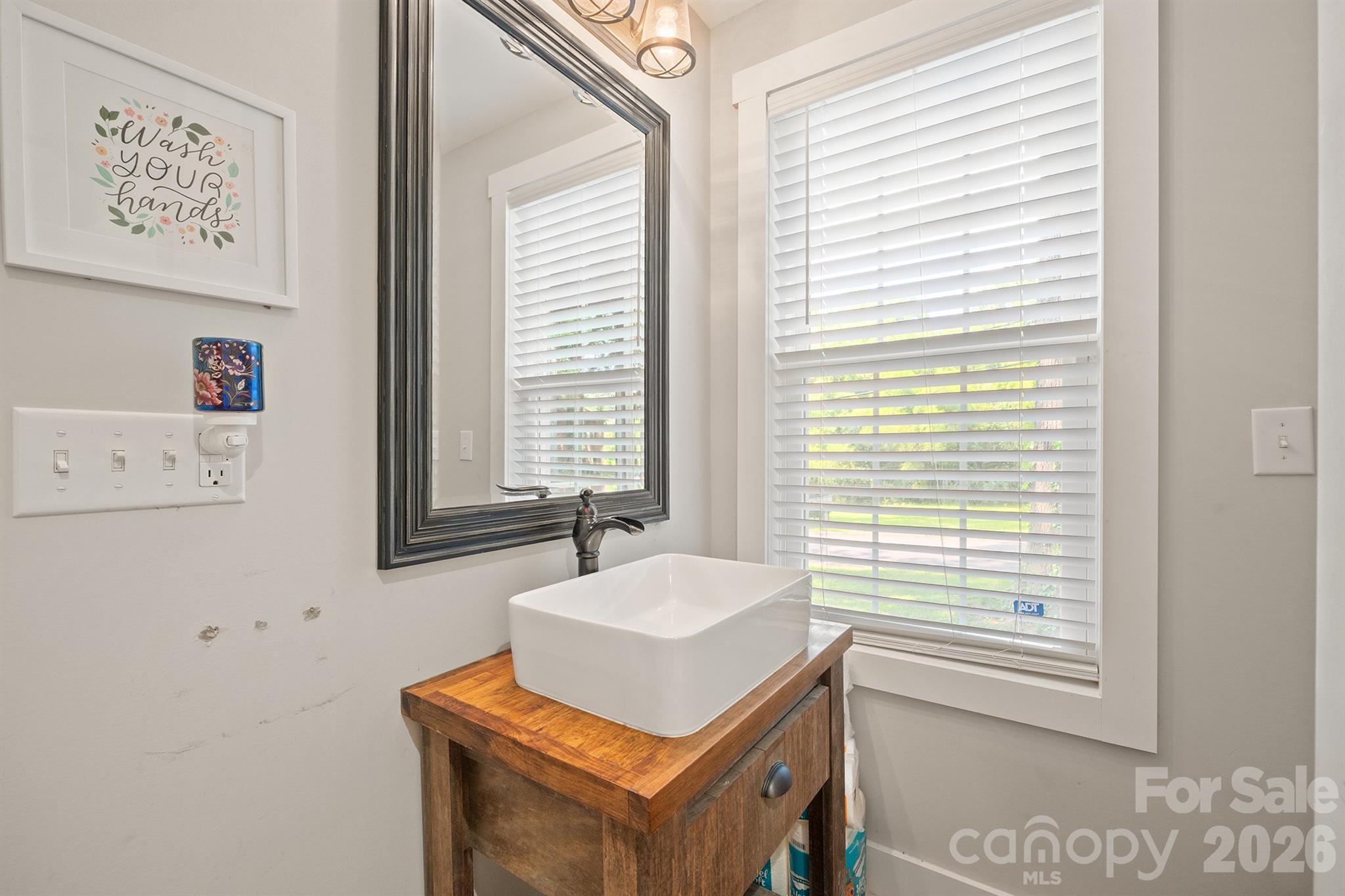 607 E 17th Street Property Photo 15