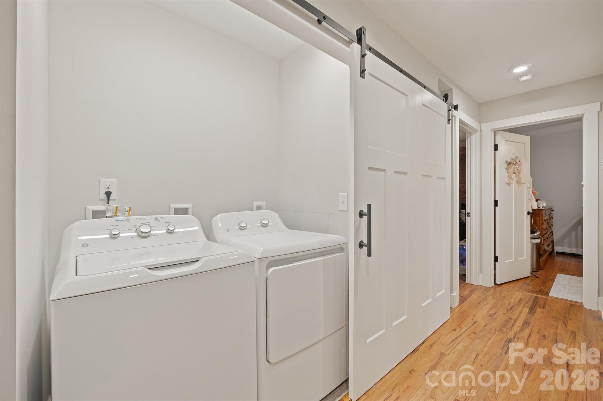 607 E 17th Street Property Photo 16