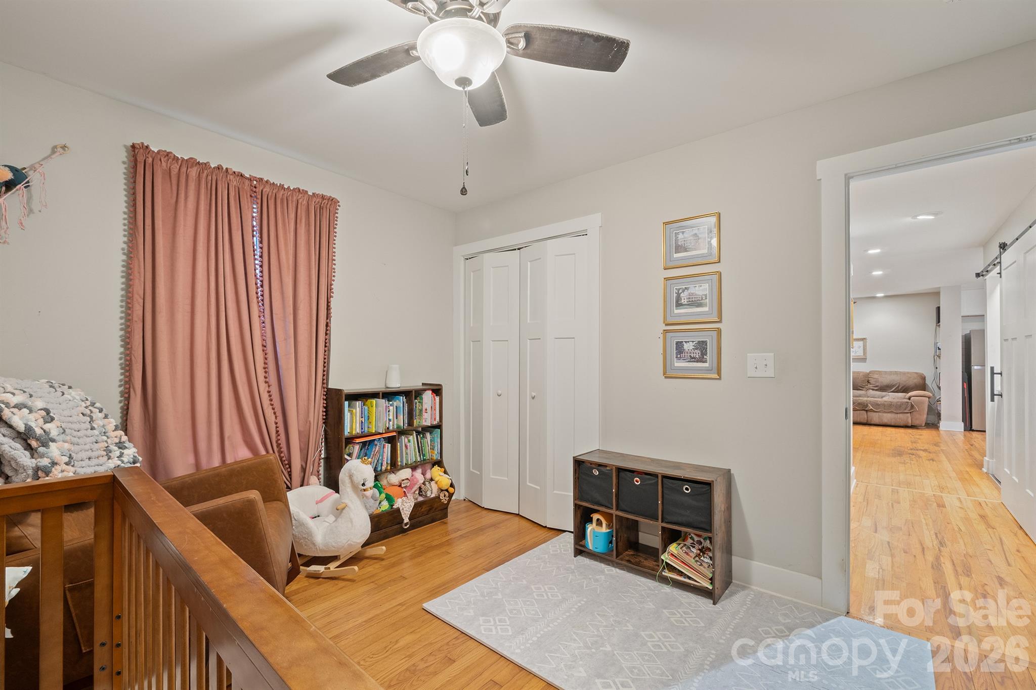 607 E 17th Street Property Photo 18