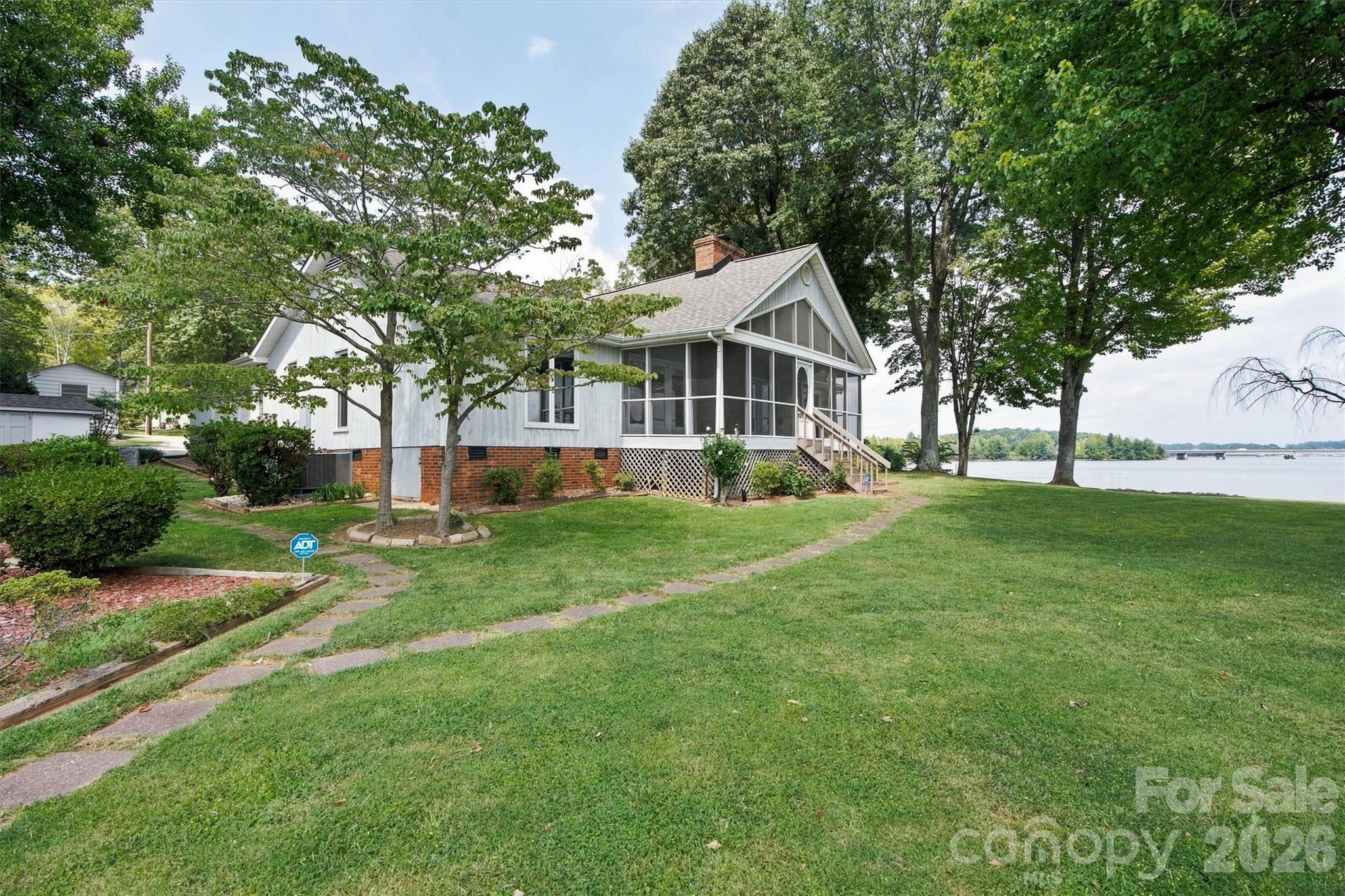 9109 Clement Circle Property Photo 6