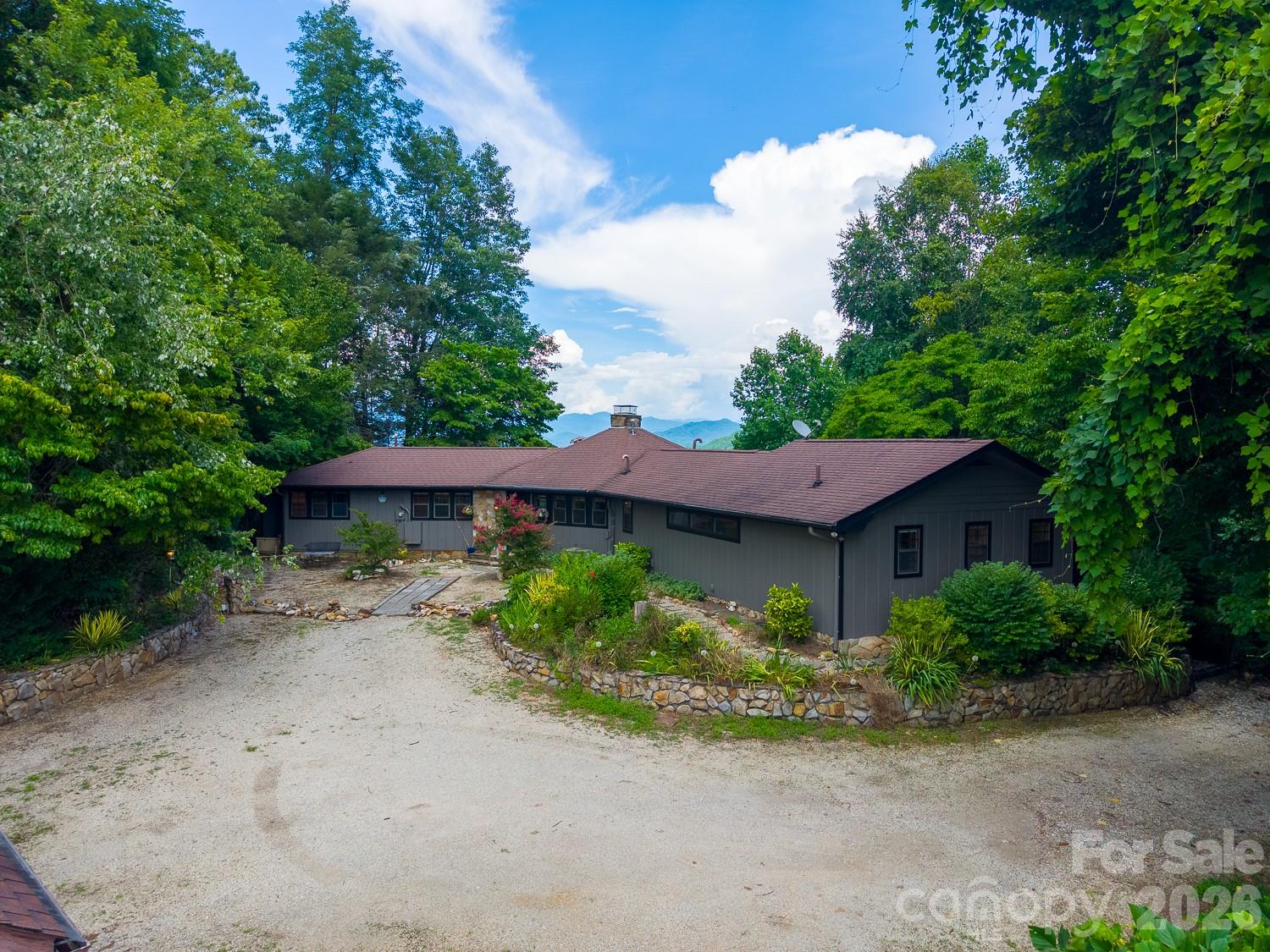 630 Smokey Vista Drive Property Photo 2