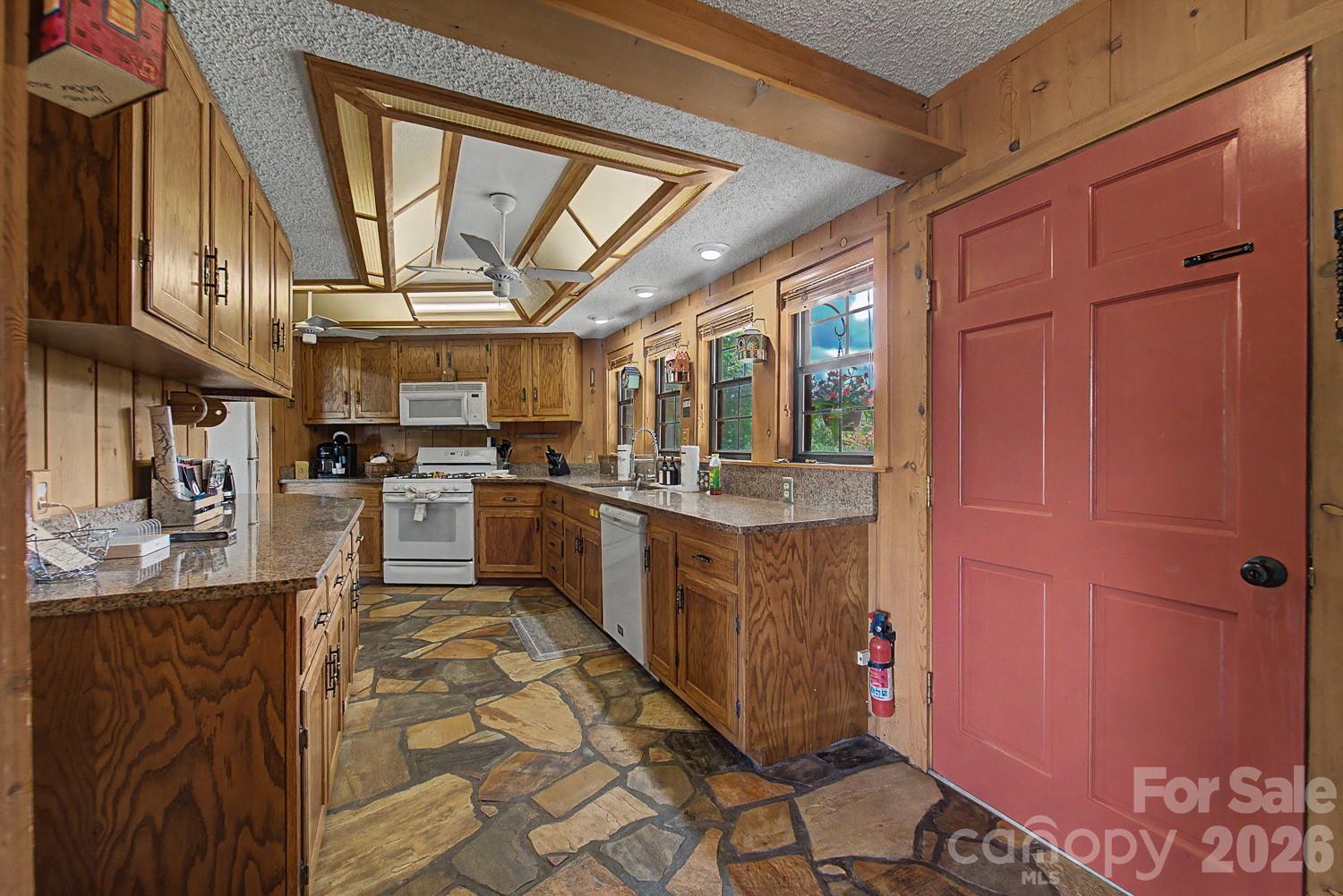 630 Smokey Vista Drive Property Photo 8