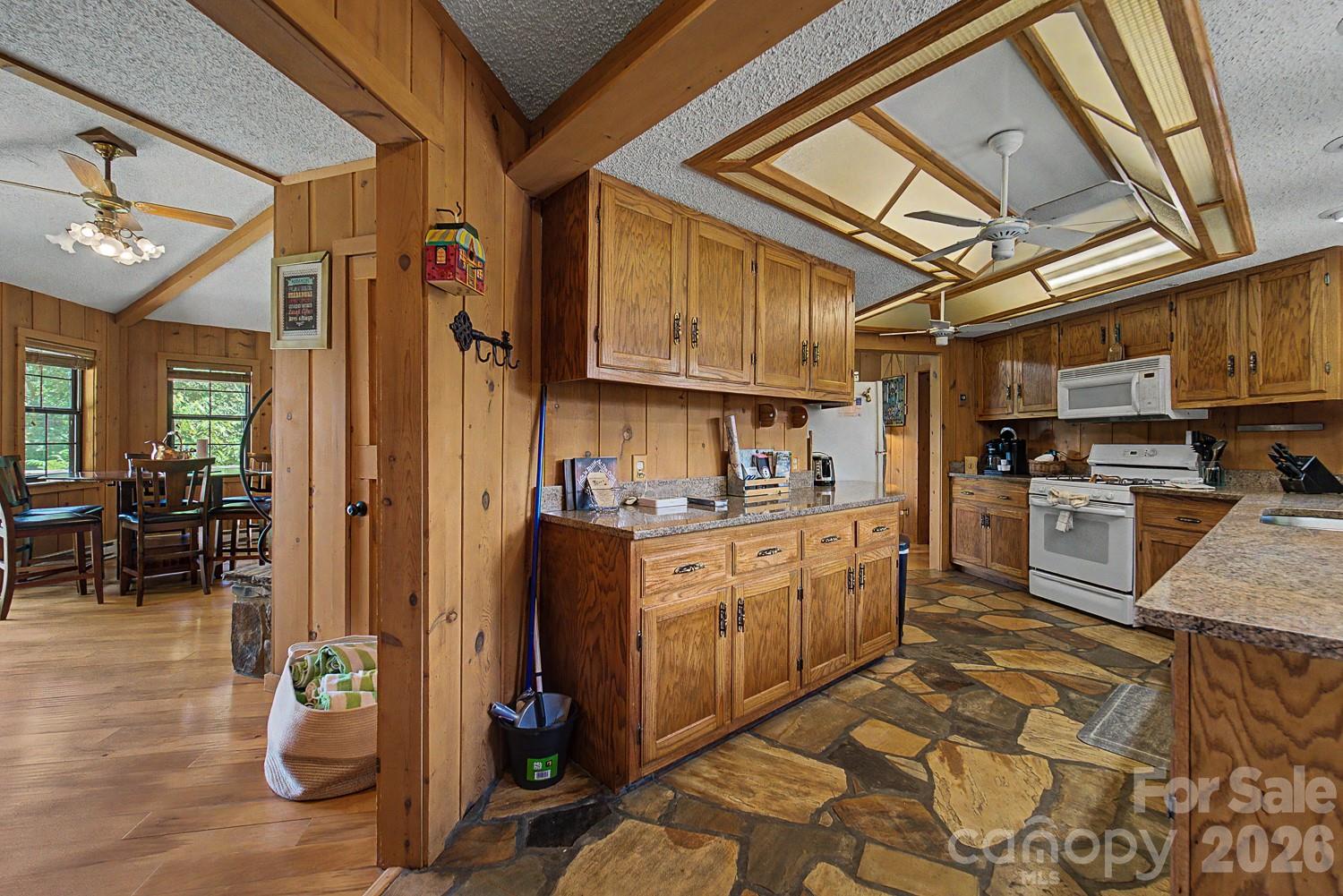 630 Smokey Vista Drive Property Photo 9