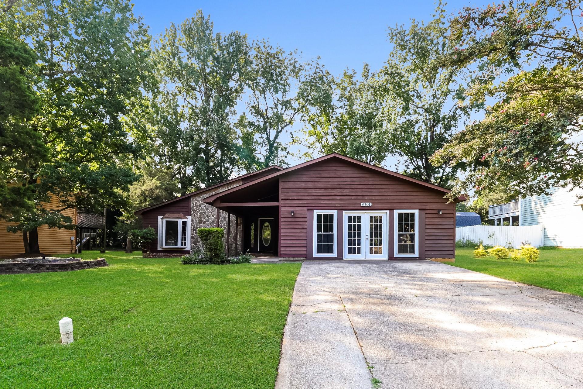 6701 Woodthrush Drive Property Photo 1