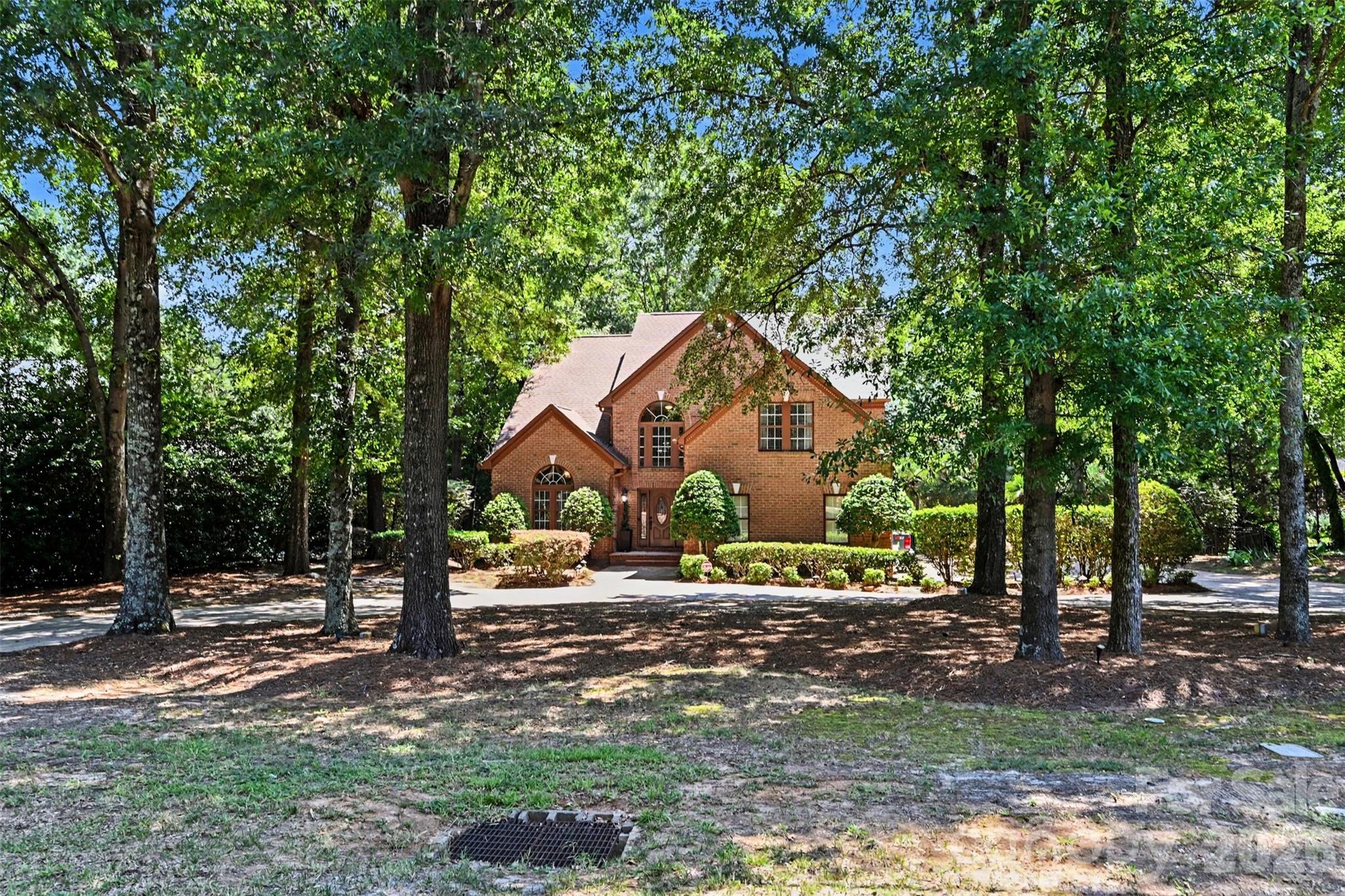 5625 Weddington Road Property Photo 3