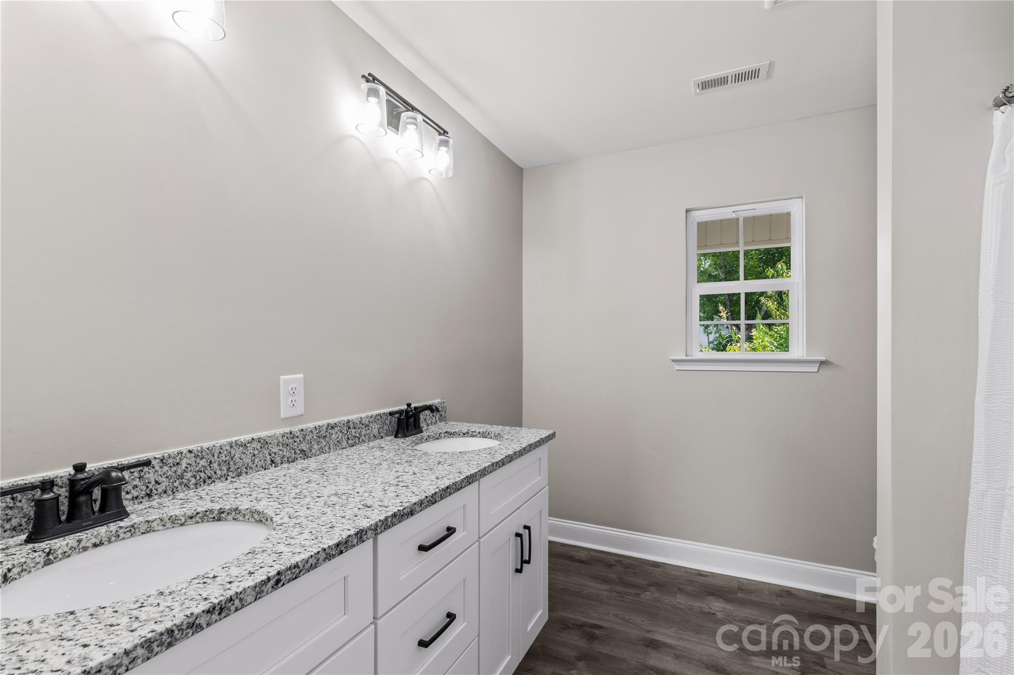 815 Spruce Street Property Photo 14