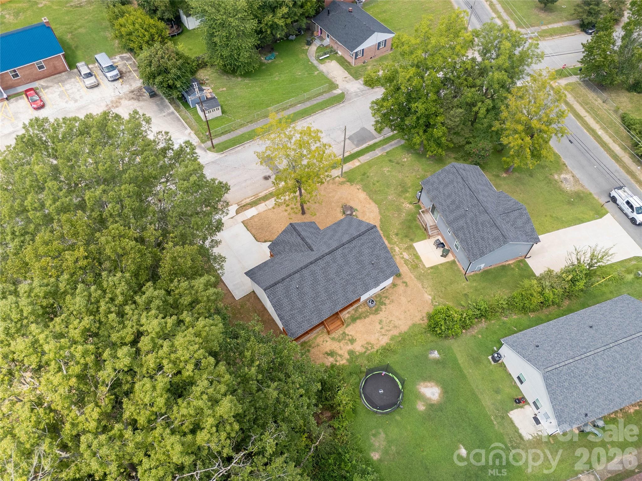 815 Spruce Street Property Photo 31
