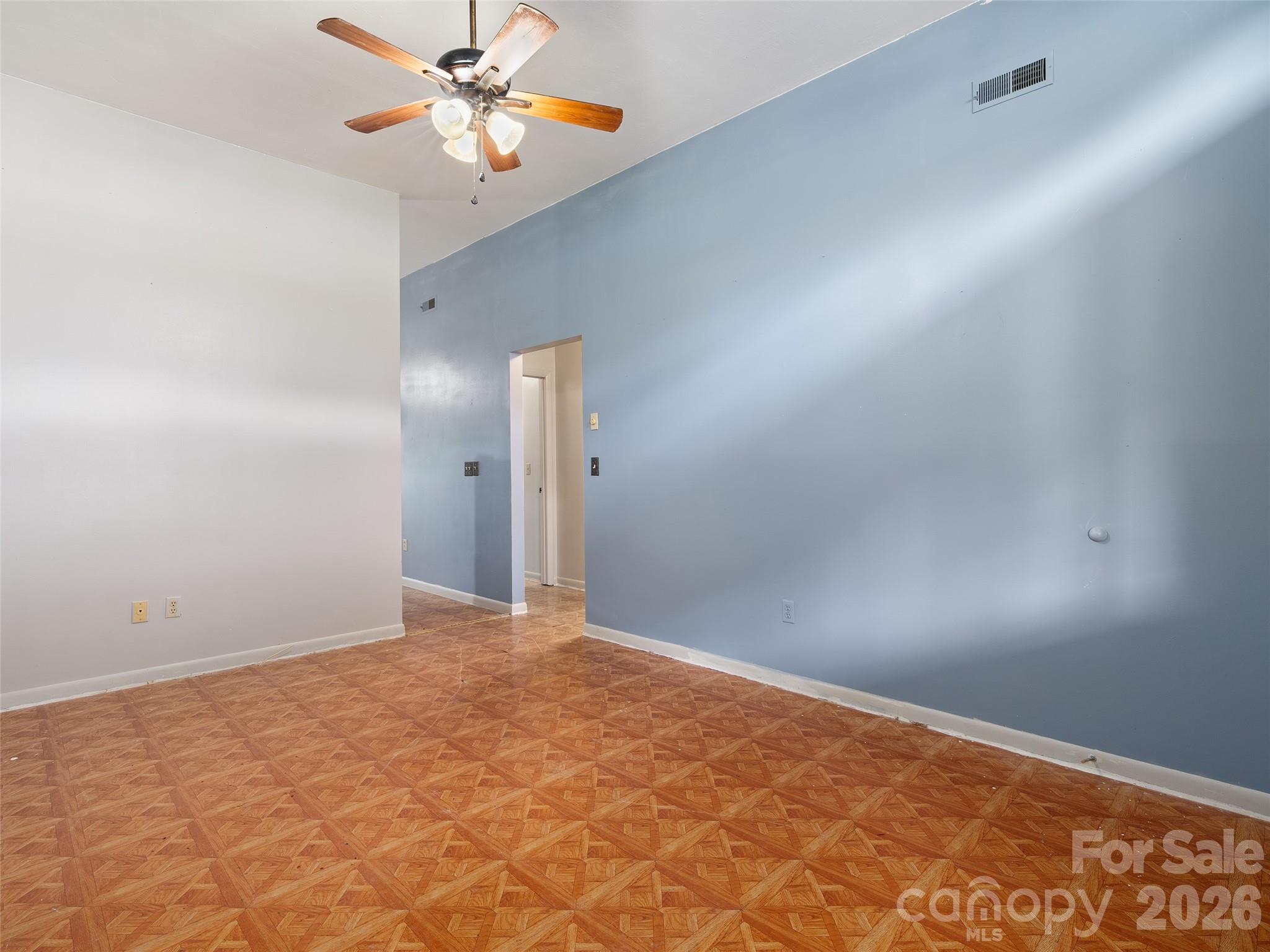 94 Market Street Property Photo 8