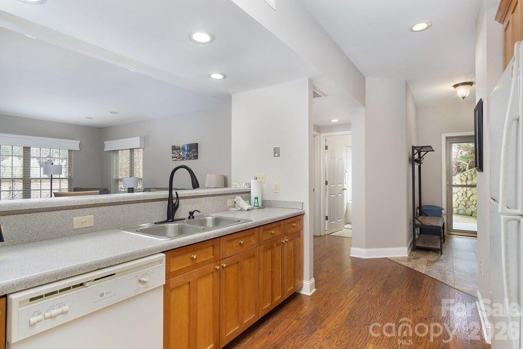 162 Stonecrest Court Property Photo 13