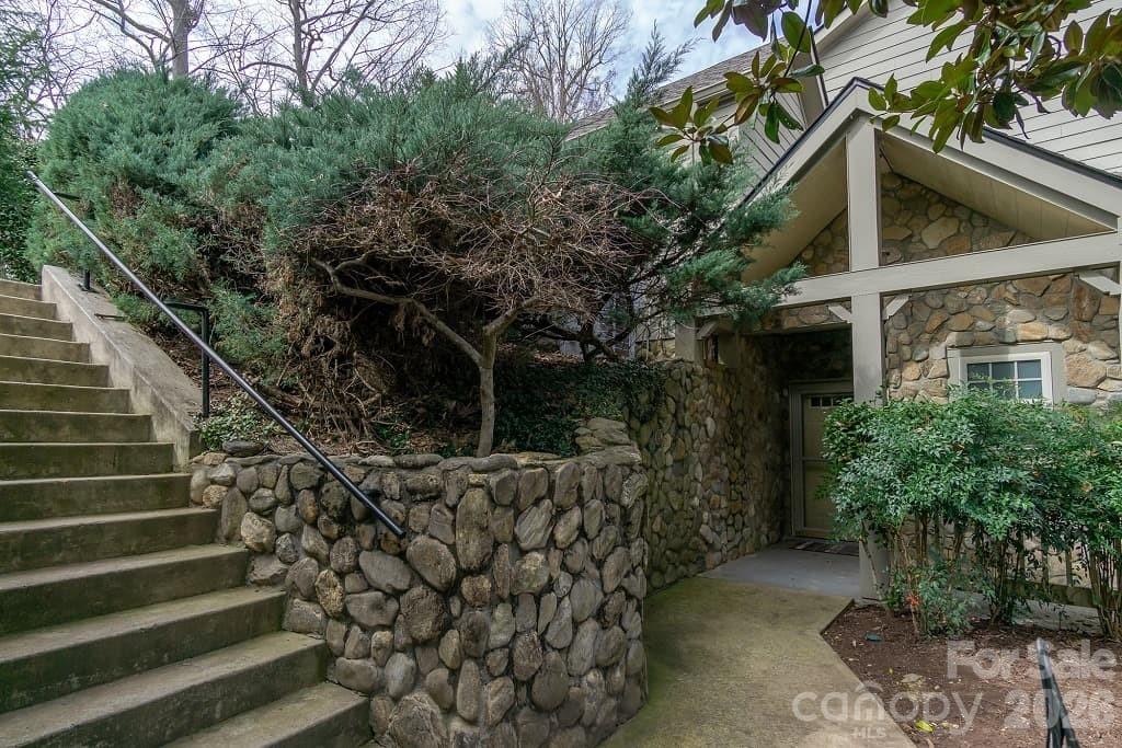 162 Stonecrest Court Property Photo 25